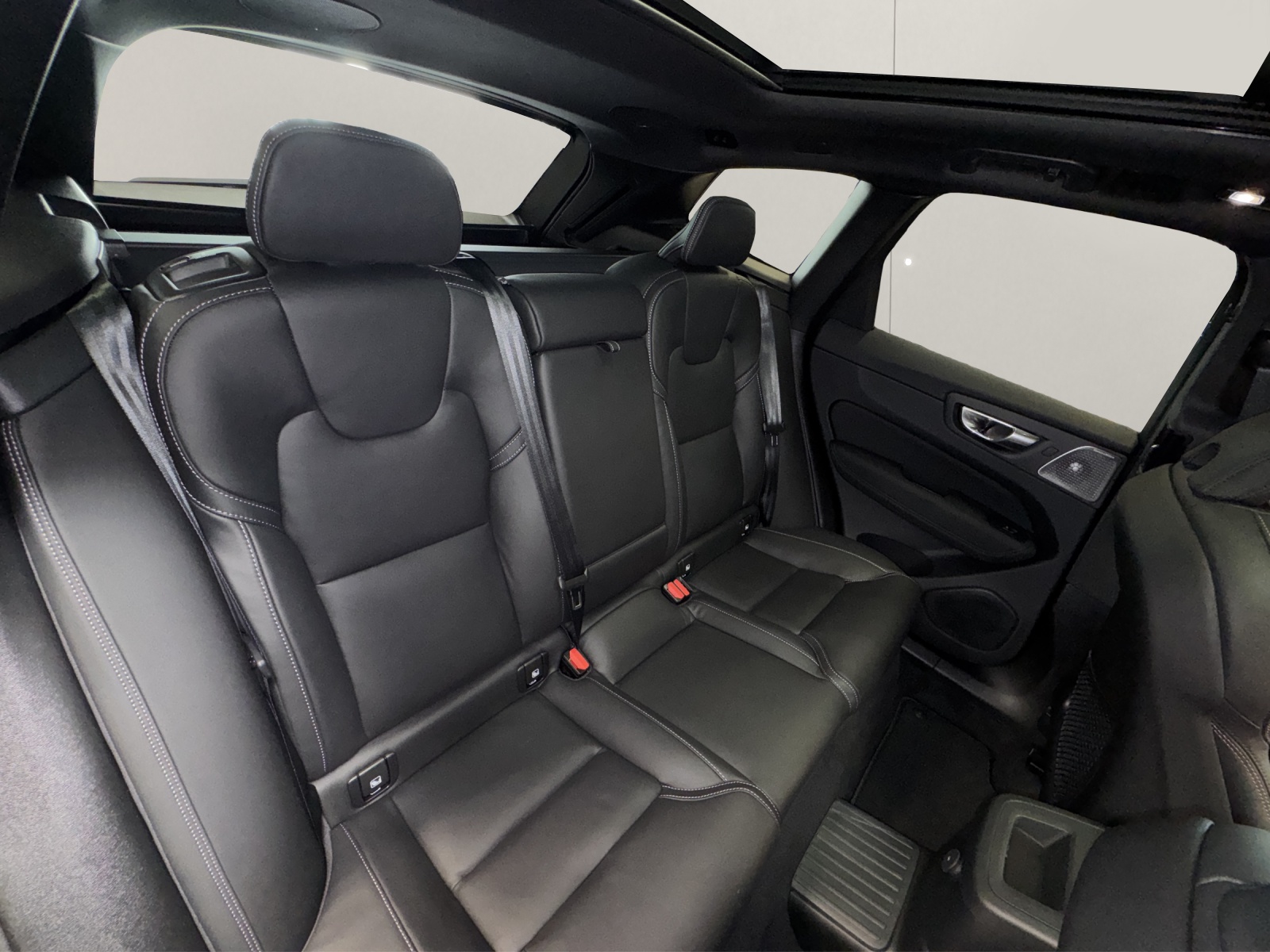 VOLVO XC60 2.0 T6 TE Ultra Bright eAWD-image-14