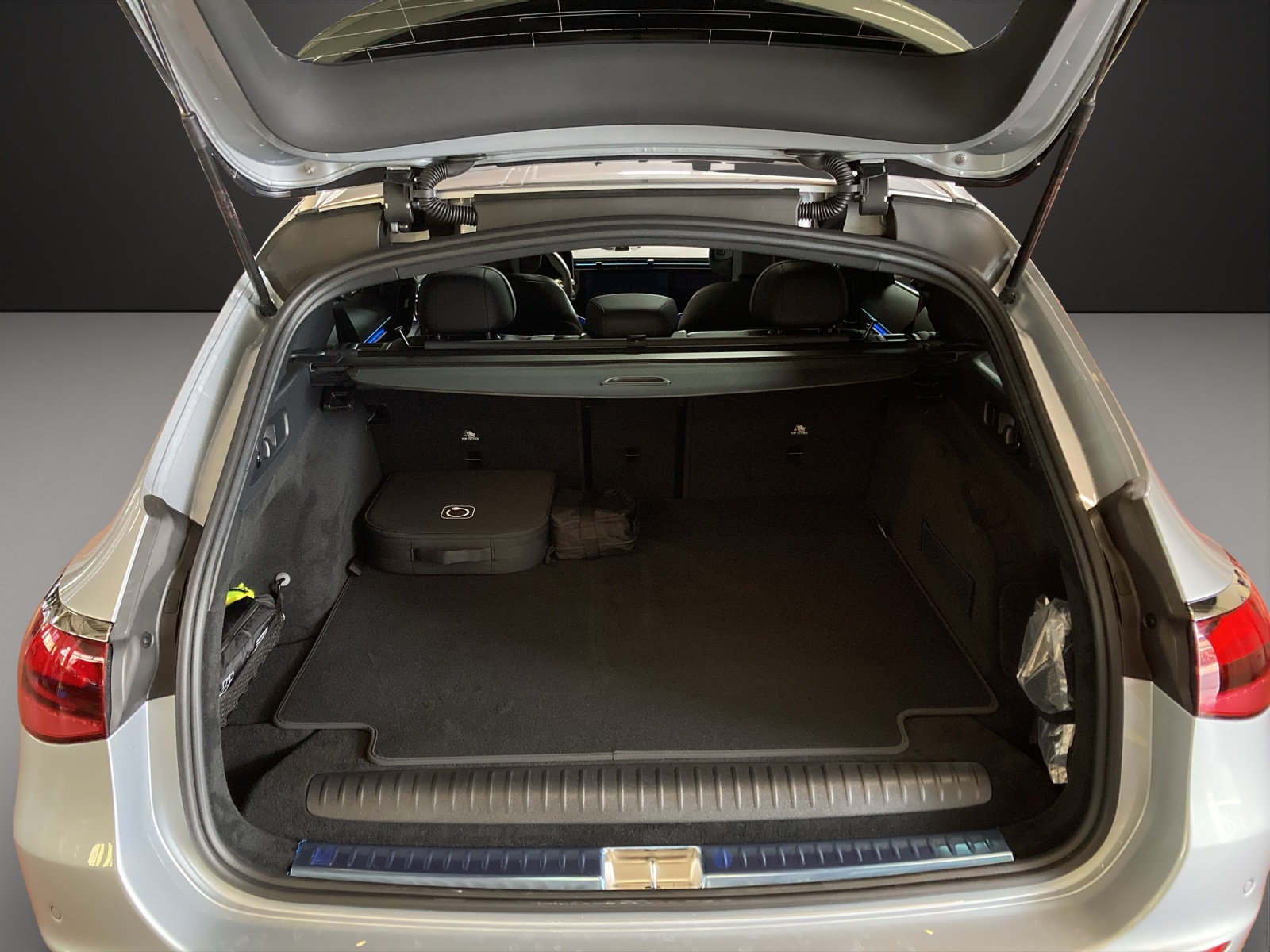 MERCEDES-BENZ E 53 Hybrid T 4Matic+ 9G-Tronic-image-8