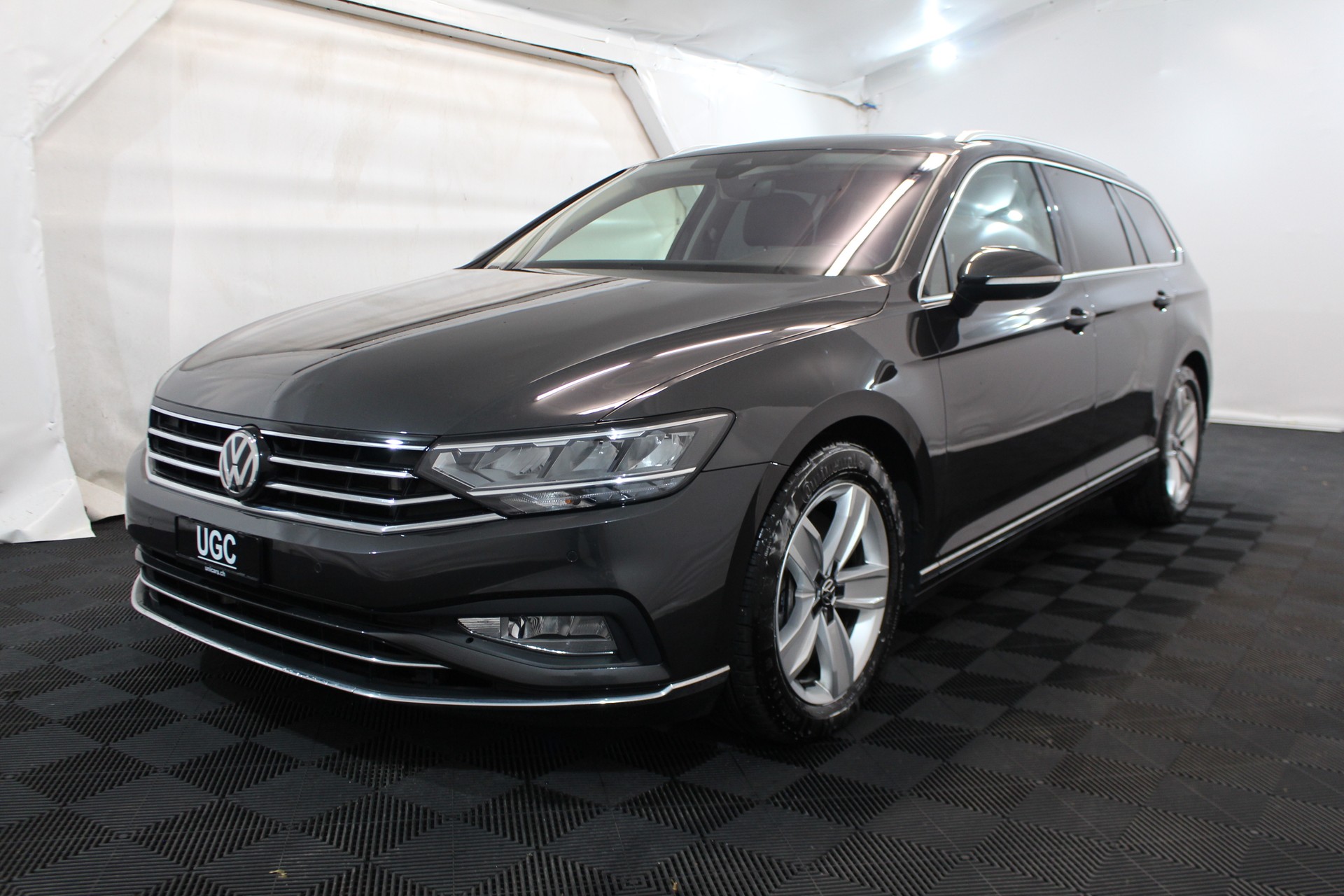 VW Passat Variant 2.0 TSI Elegance DSG 4m-showroom-element-2