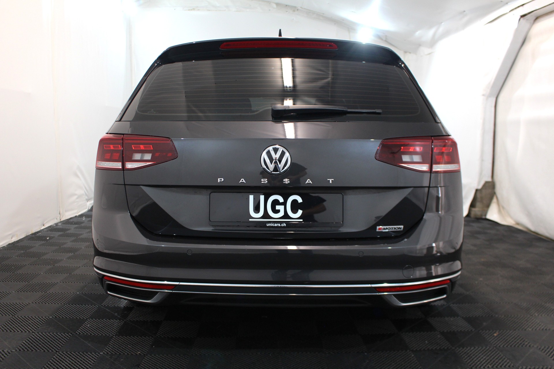 VW Passat Variant 2.0 TSI Elegance DSG 4m-image-4