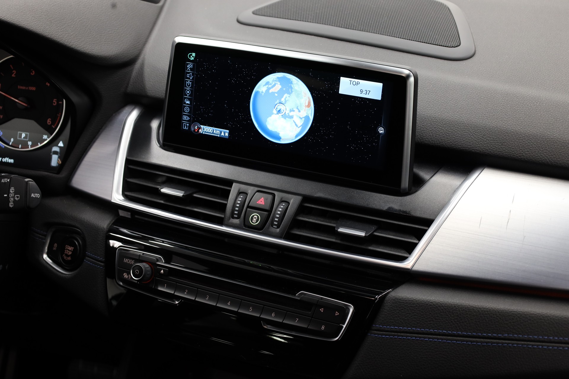 BMW 220d xDrive Active Tourer-image-18