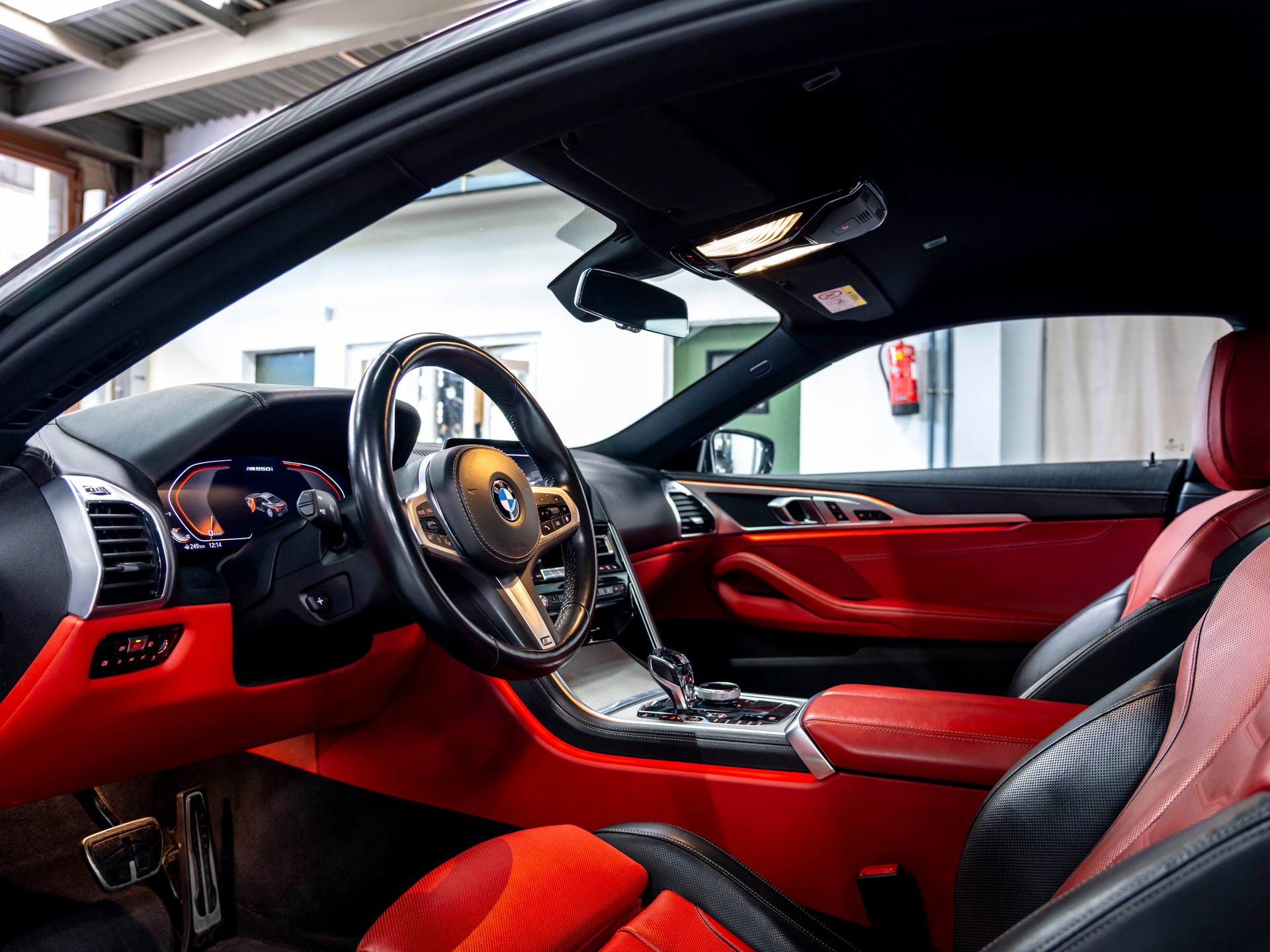 BMW M850i xDrive Steptronic-image-14