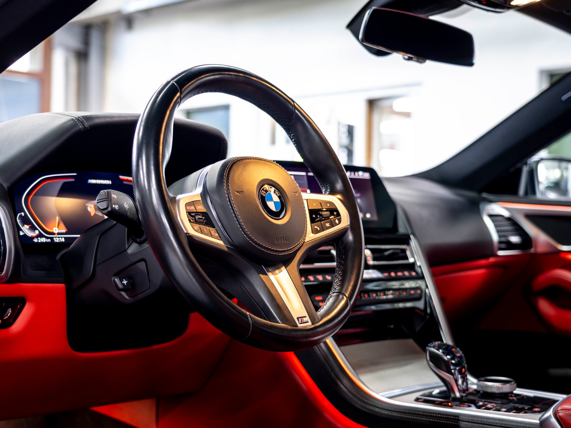 BMW M850i xDrive Steptronic-image-15