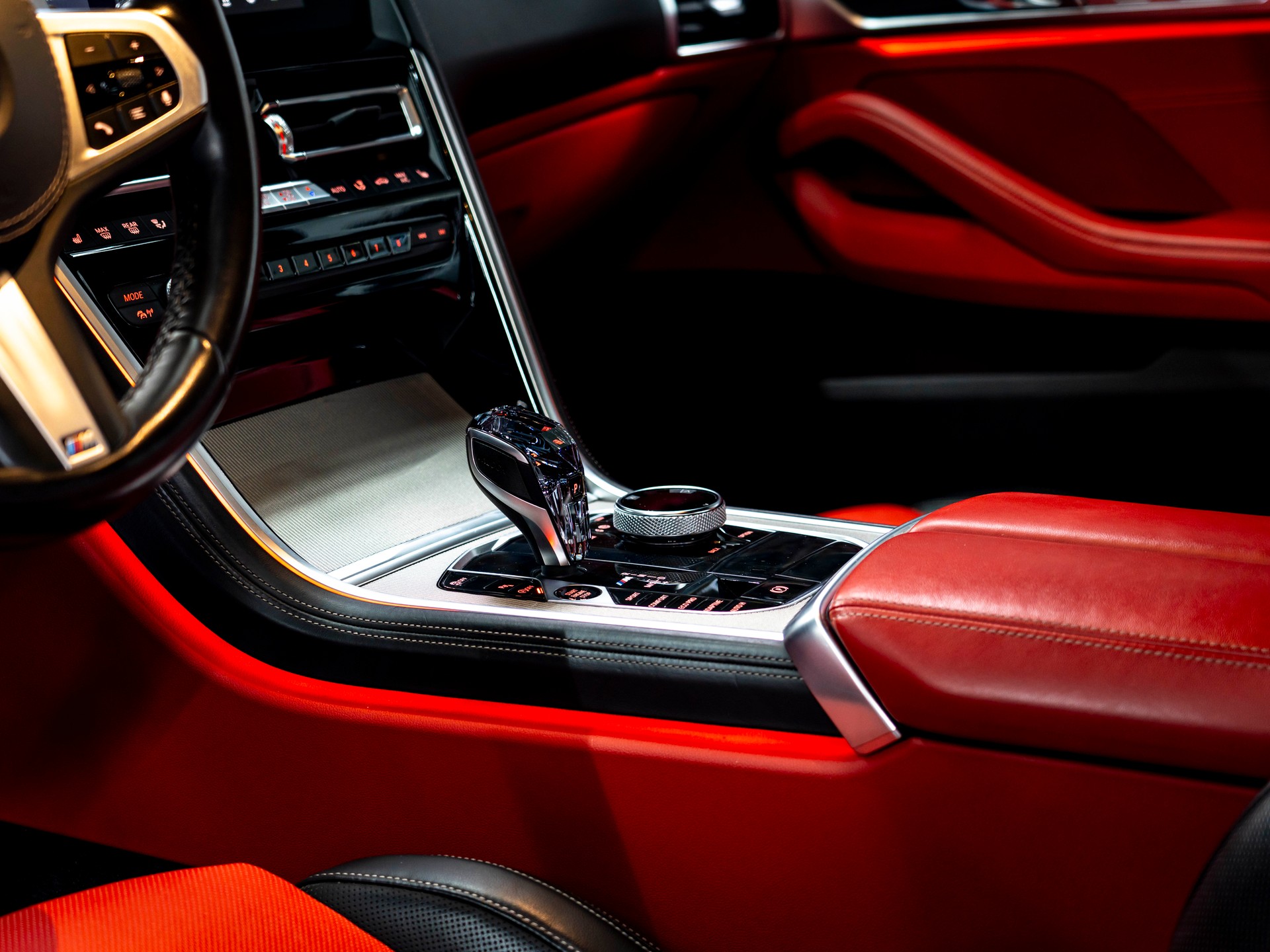 BMW M850i xDrive Steptronic-image-16