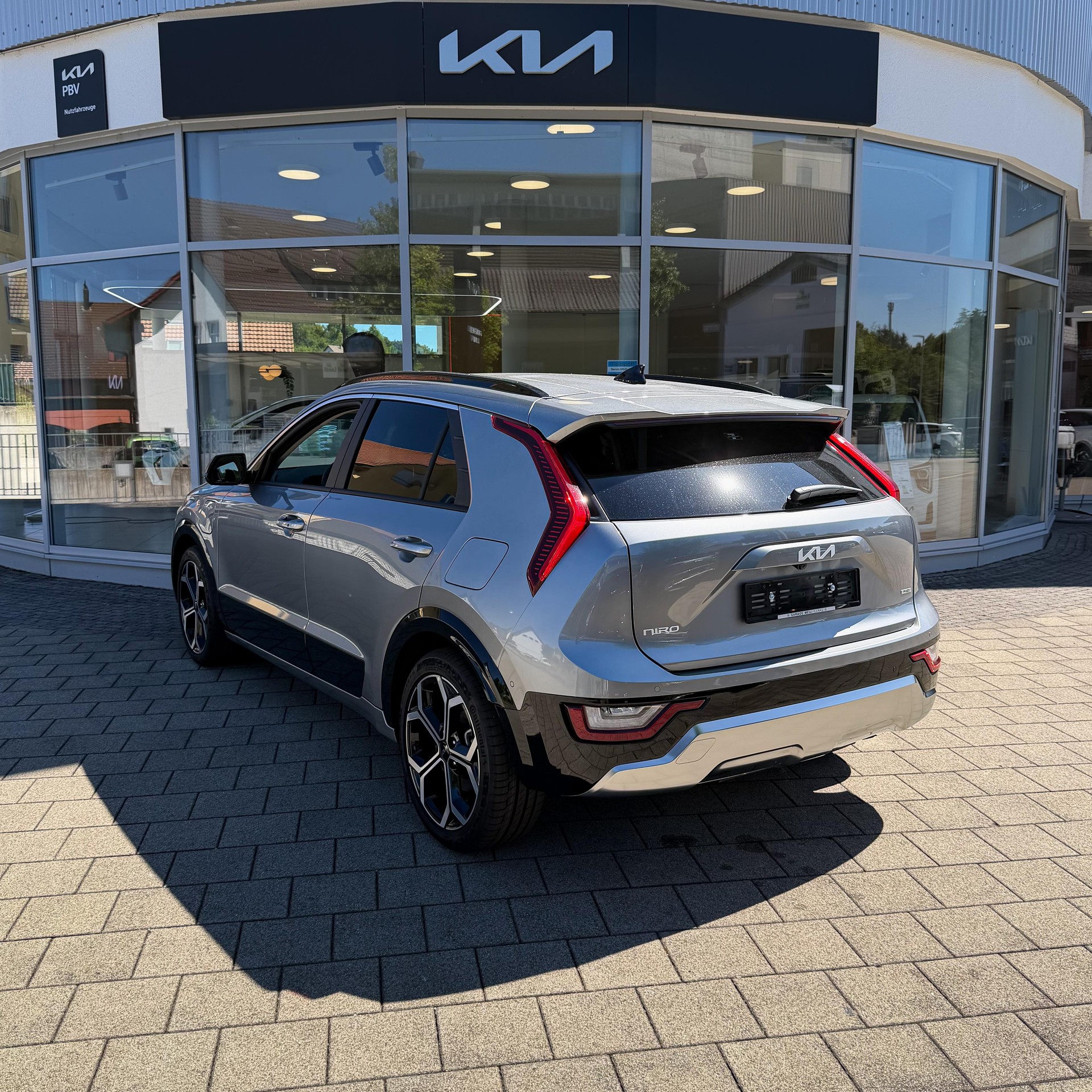 KIA Niro 1.6 GDi Plug-in Hybrid Style-showroom-element-1