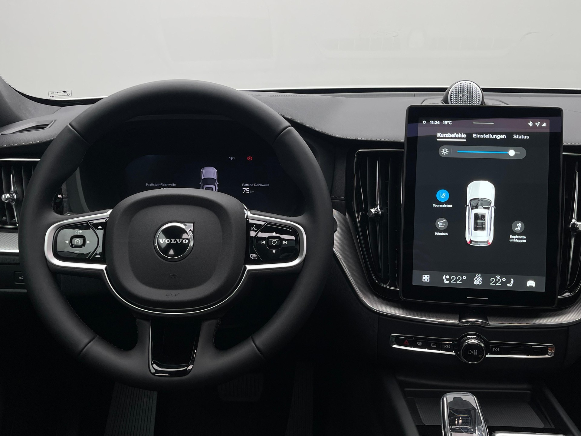VOLVO XC60 2.0 T6 TE Black Edition eAWD-image-15
