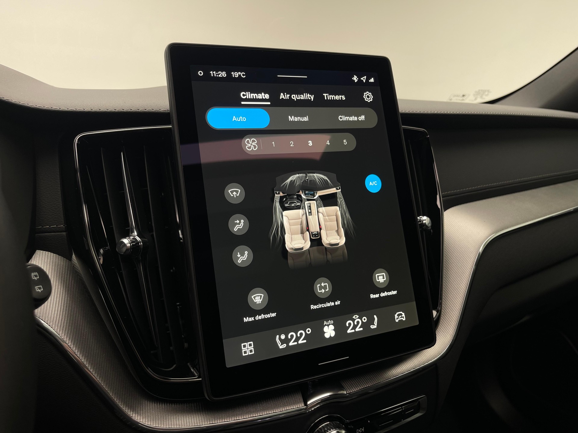 VOLVO XC60 2.0 T6 TE Black Edition eAWD-image-25