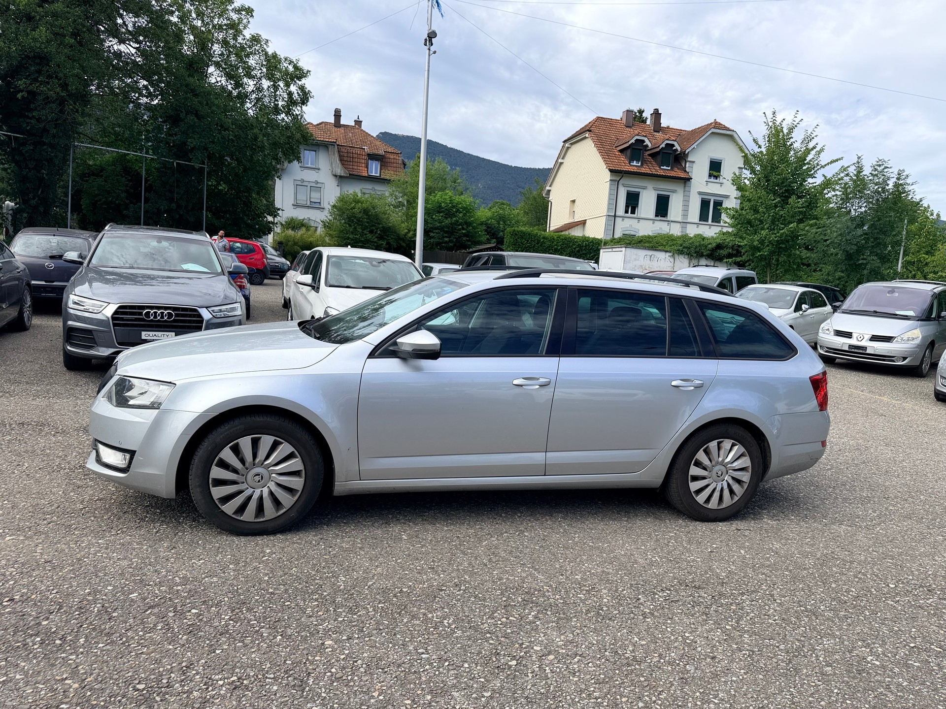 SKODA Octavia Combi 1.6 TDI Ambition DSG-image-7
