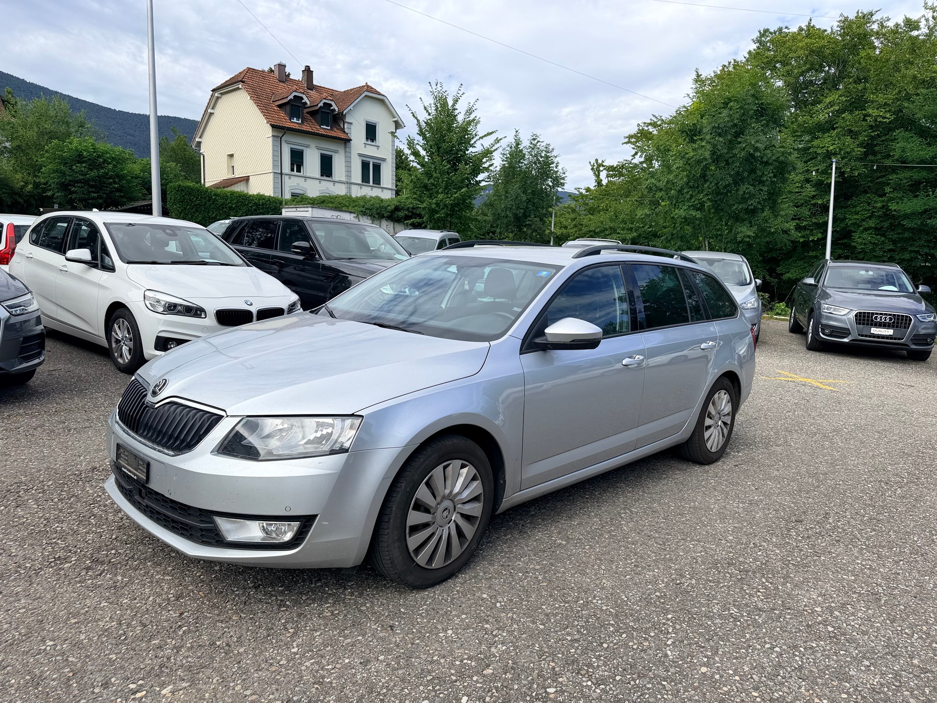 SKODA Octavia Combi 1.6 TDI Ambition DSG-image-4
