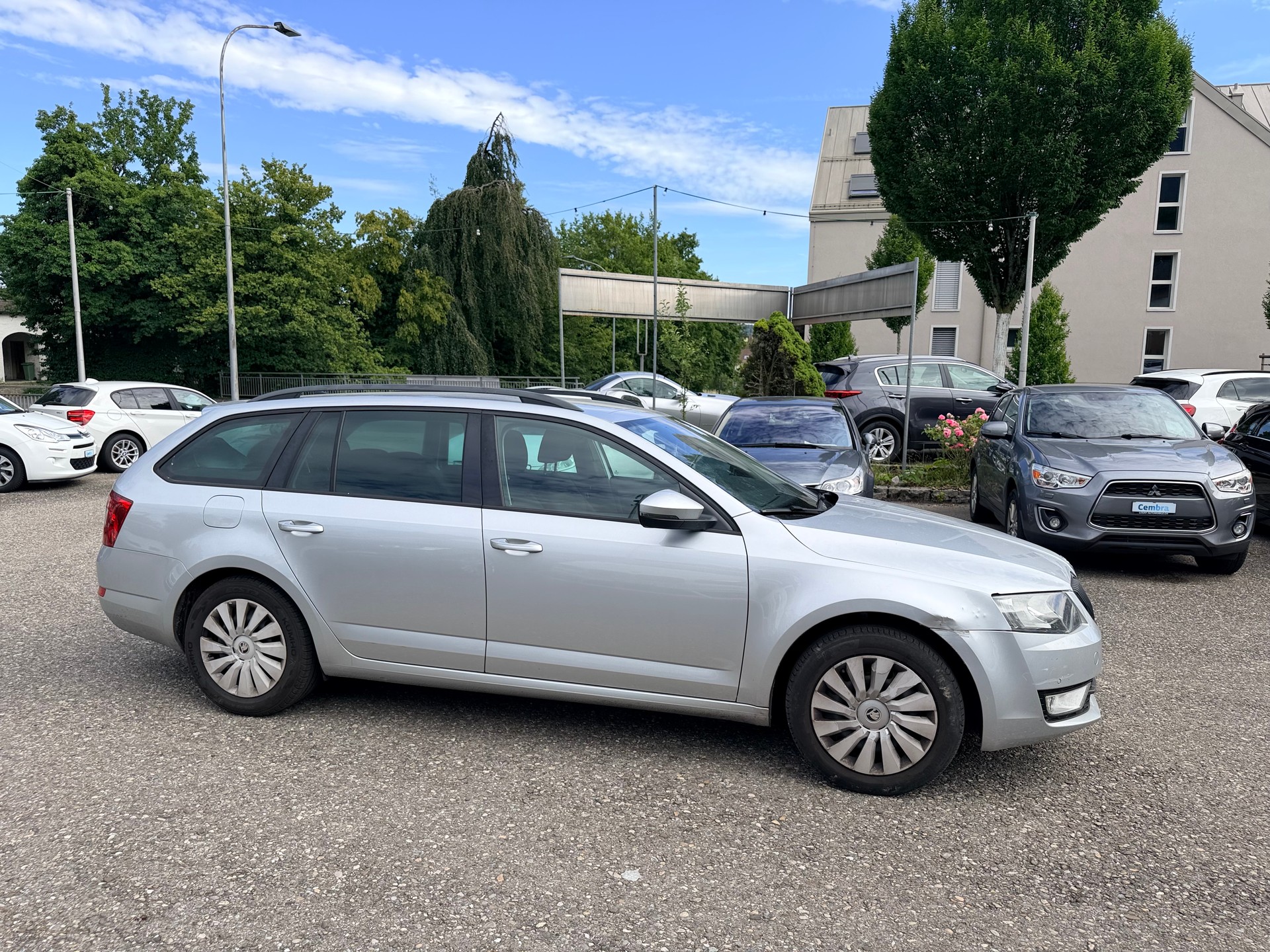 SKODA Octavia Combi 1.6 TDI Ambition DSG-image-5