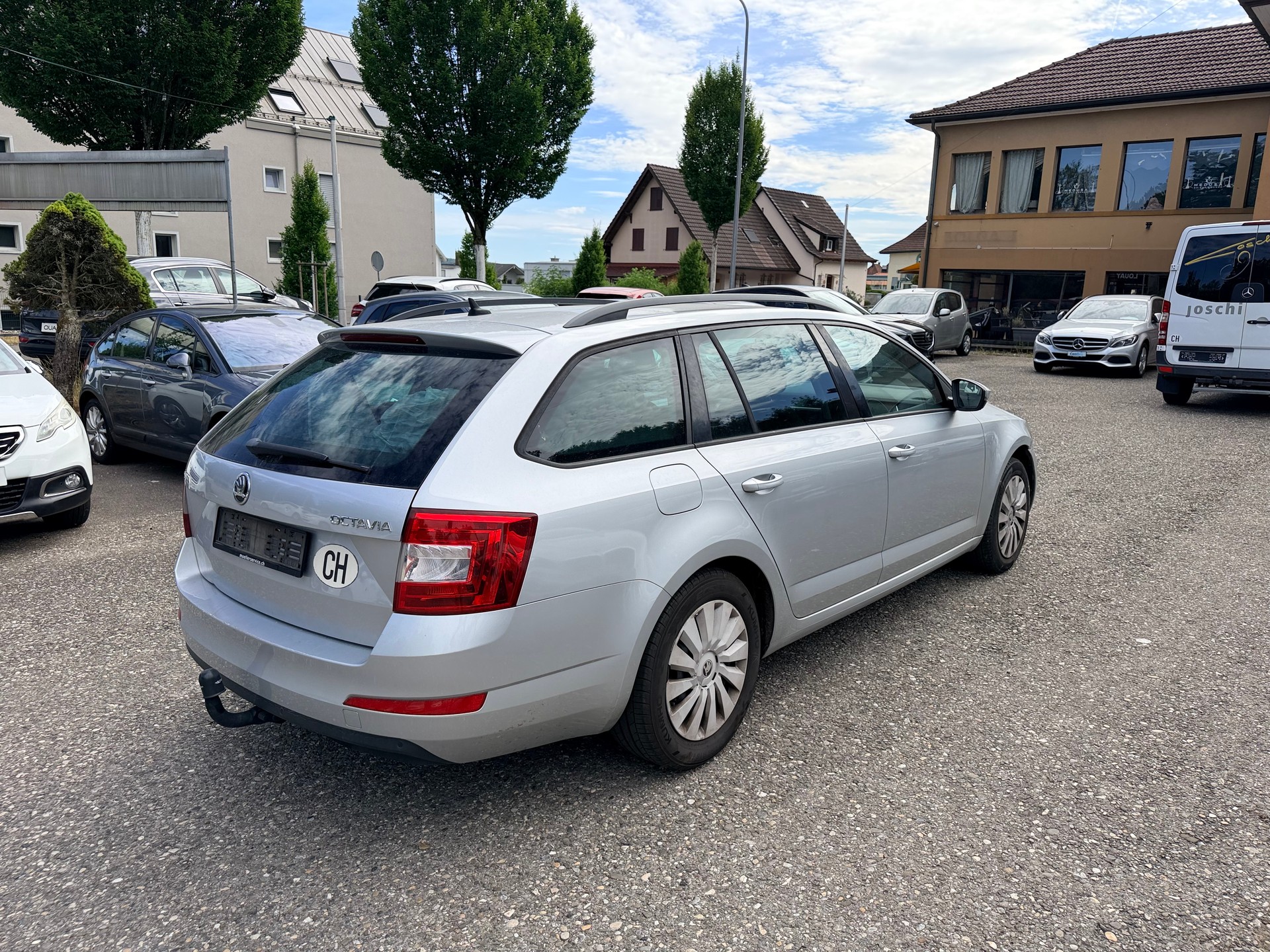 SKODA Octavia Combi 1.6 TDI Ambition DSG-image-6