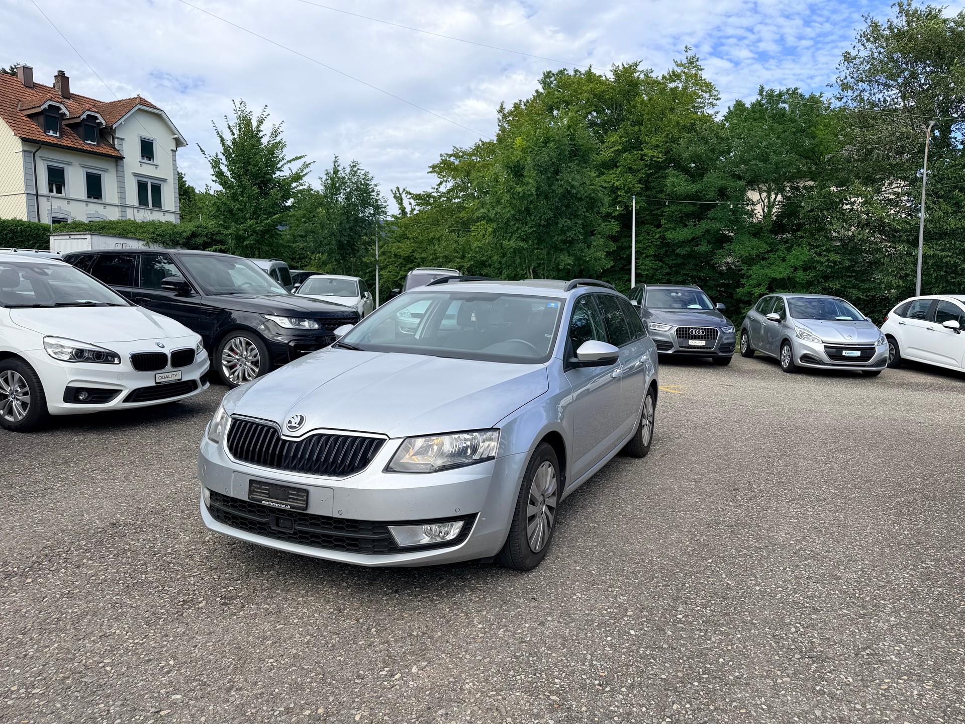 SKODA Octavia Combi 1.6 TDI Ambition DSG-image-0