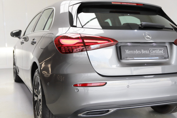 MERCEDES-BENZ A 180-showroom-element-3