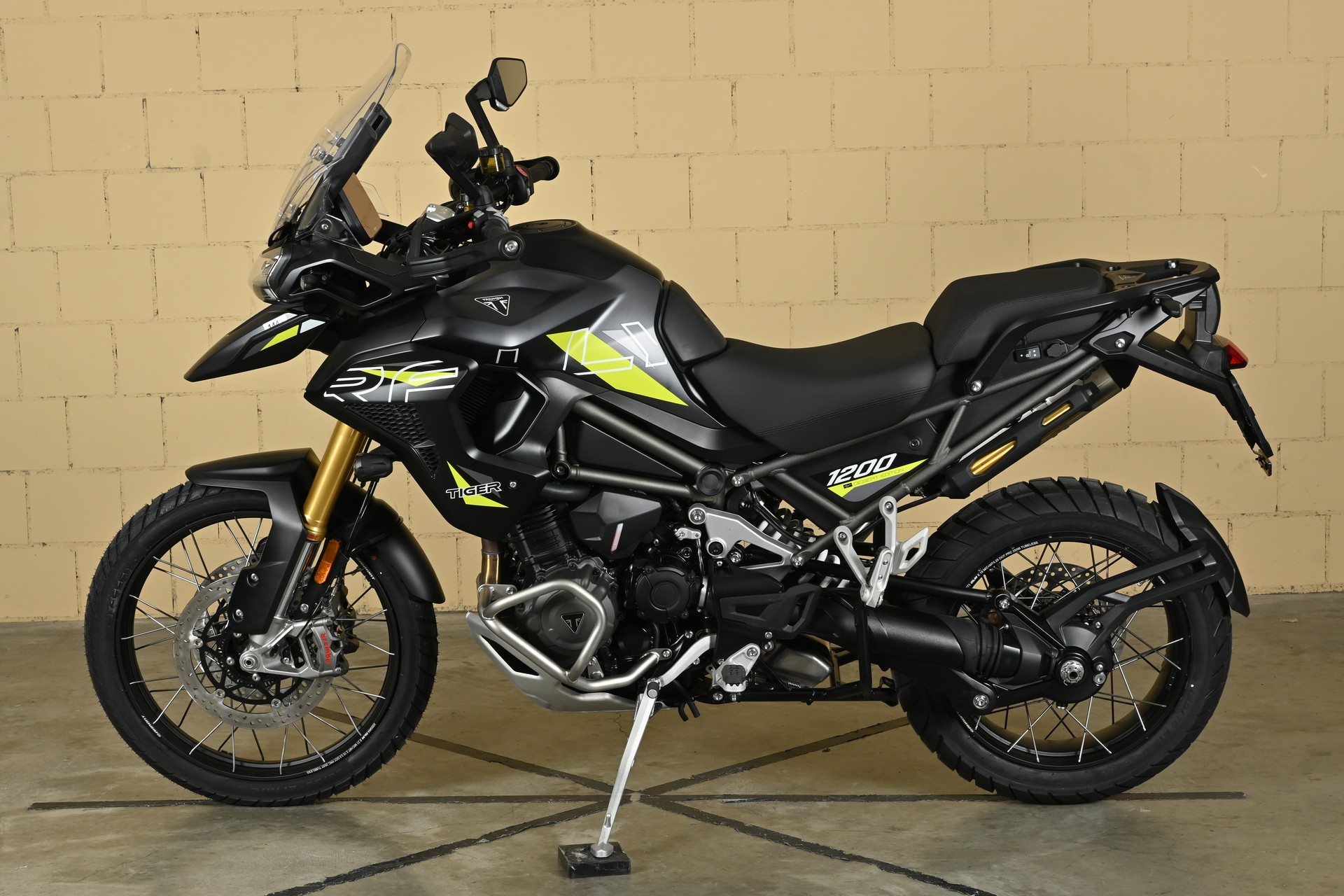 TRIUMPH Tiger 1200 Desert-showroom-element-3