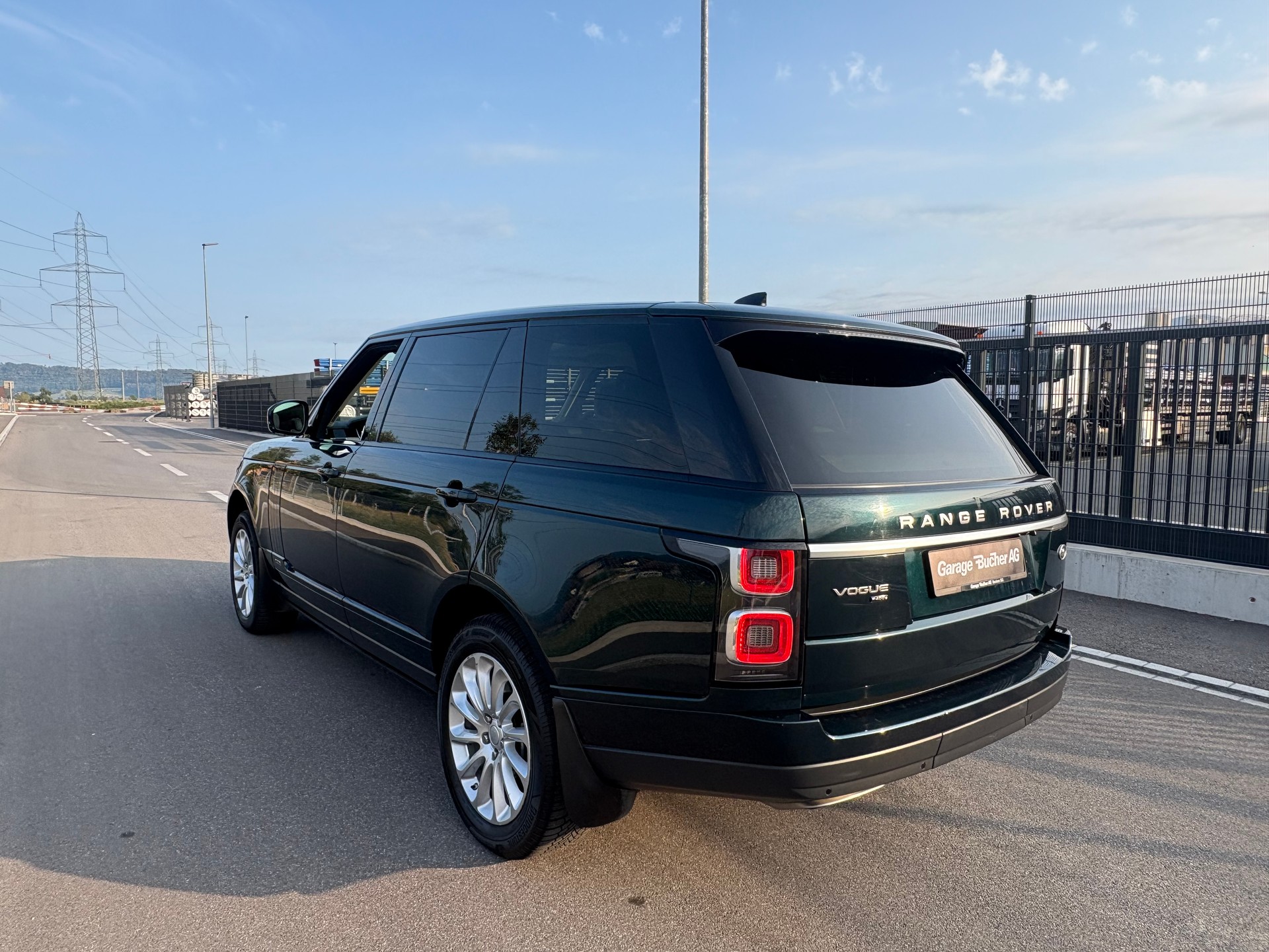 LAND ROVER Range Rover LWB 2.0 Si4 PHEV Vogue Automatic-image-4