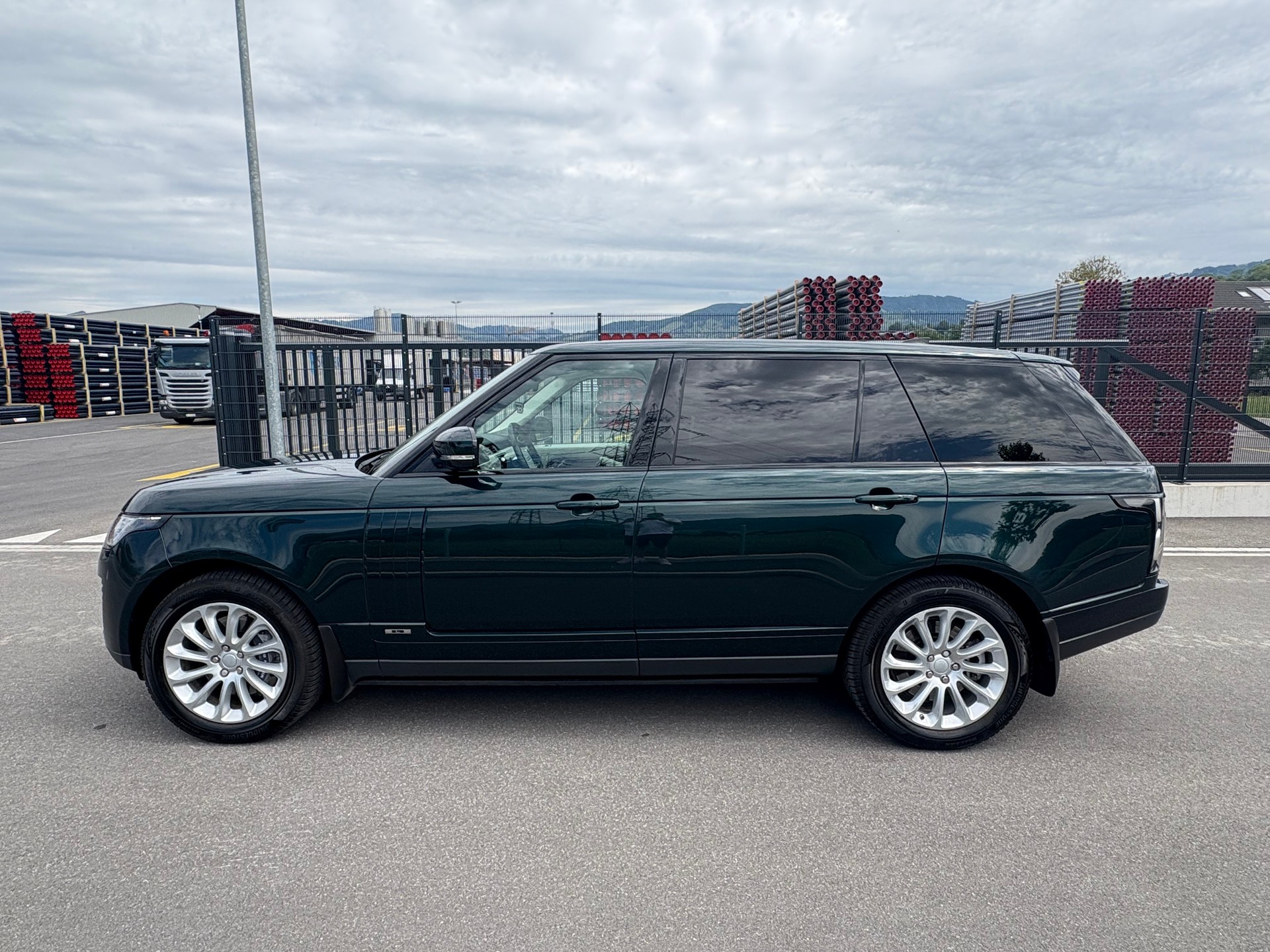 LAND ROVER Range Rover LWB 2.0 Si4 PHEV Vogue Automatic-image-6