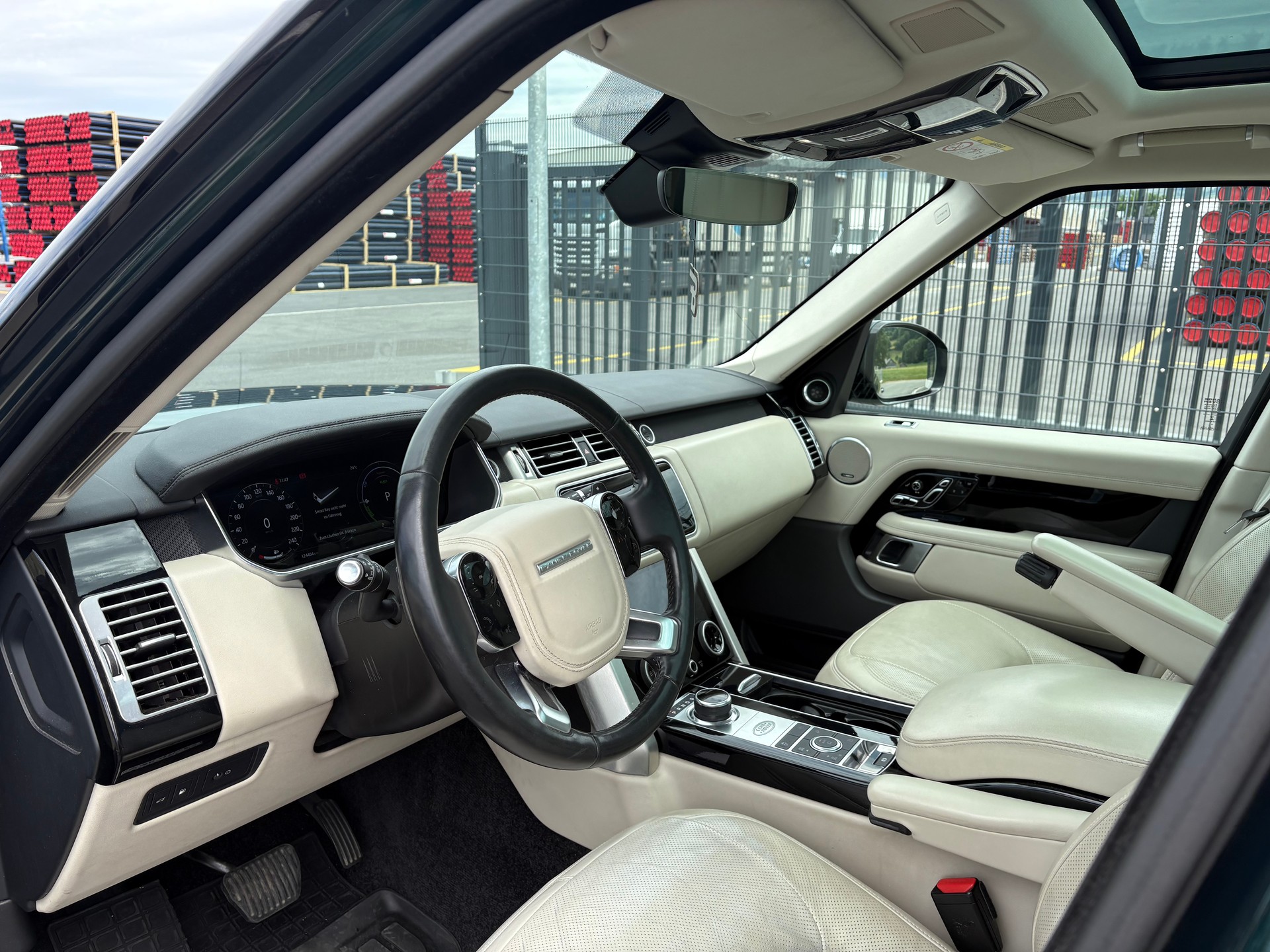 LAND ROVER Range Rover LWB 2.0 Si4 PHEV Vogue Automatic-image-12