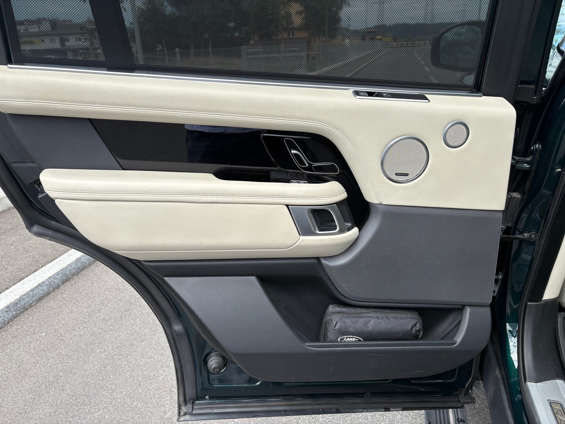LAND ROVER Range Rover LWB 2.0 Si4 PHEV Vogue Automatic-image-11