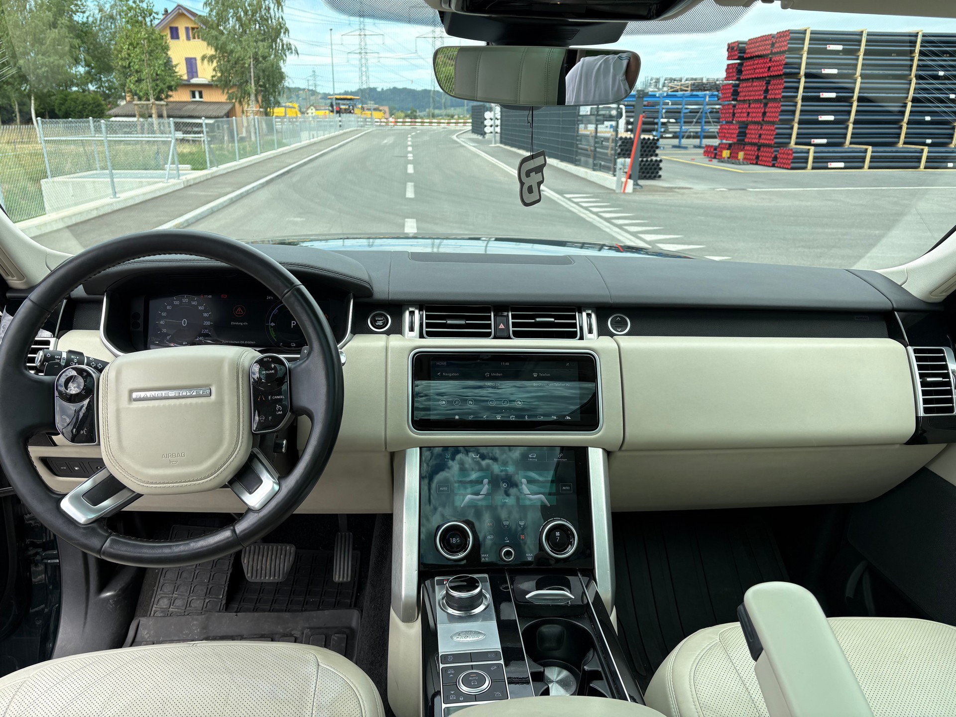 LAND ROVER Range Rover LWB 2.0 Si4 PHEV Vogue Automatic-image-13