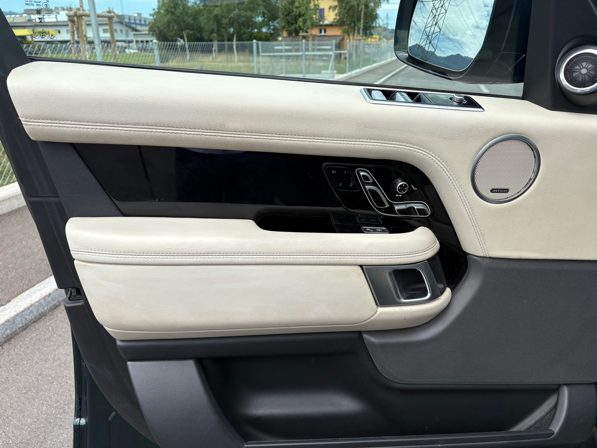 LAND ROVER Range Rover LWB 2.0 Si4 PHEV Vogue Automatic-image-14