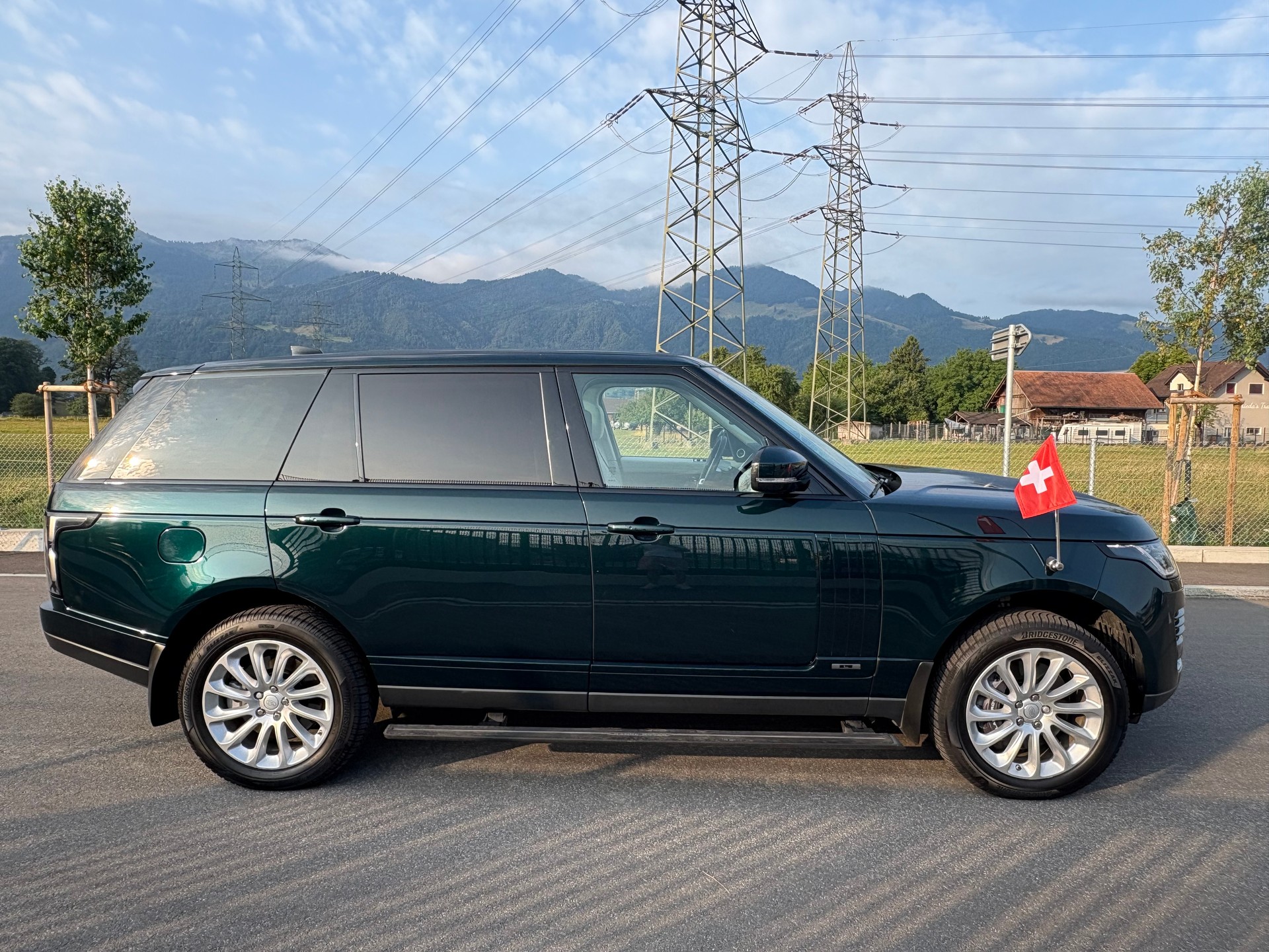 LAND ROVER Range Rover LWB 2.0 Si4 PHEV Vogue Automatic-showroom-element-1