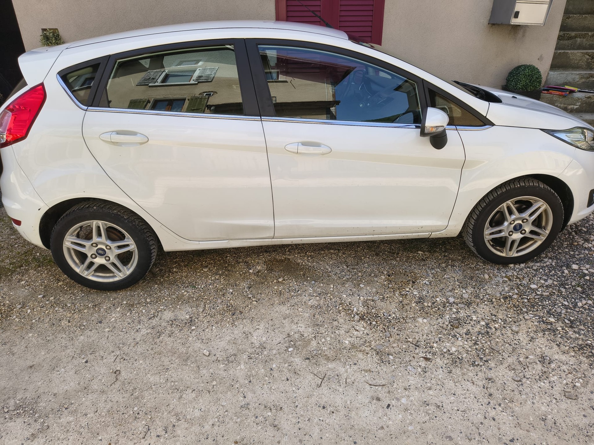FORD 1.0 80 Trend-image-0