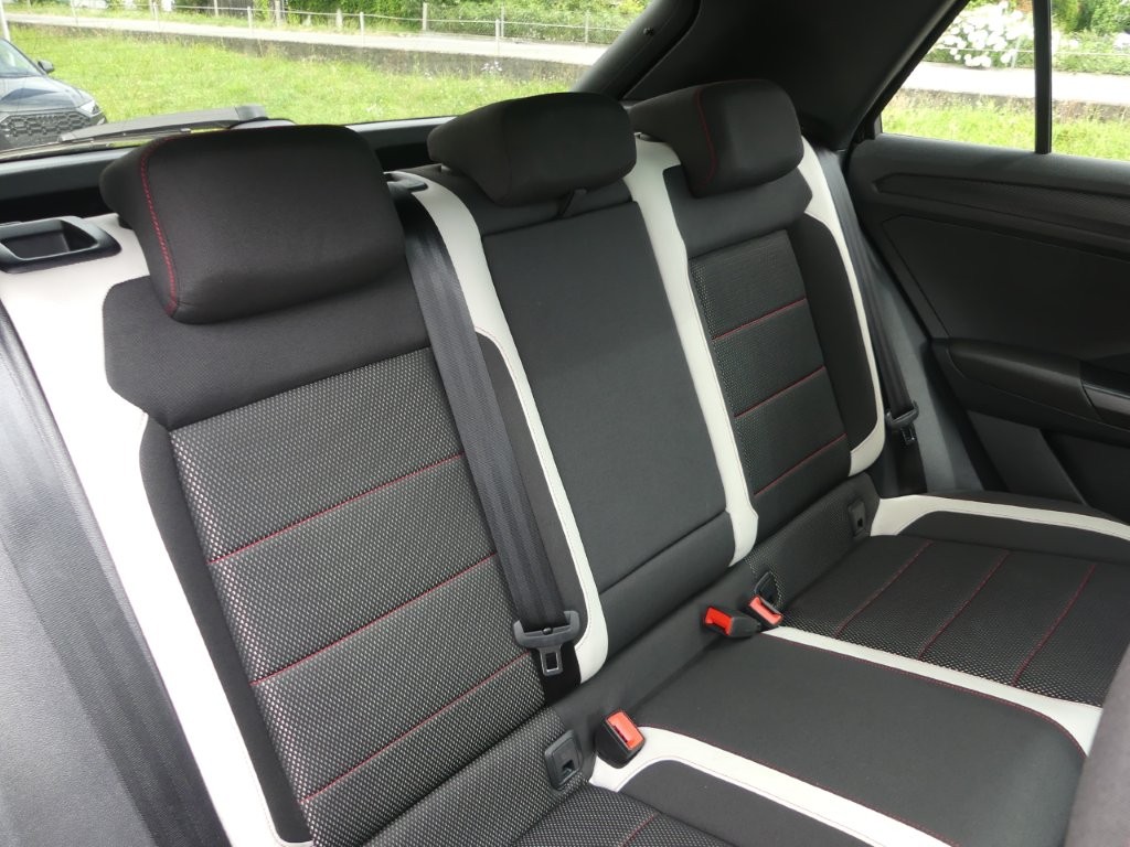 VW T-Roc 2.0 TSI Sport DSG 4Motion-image-12