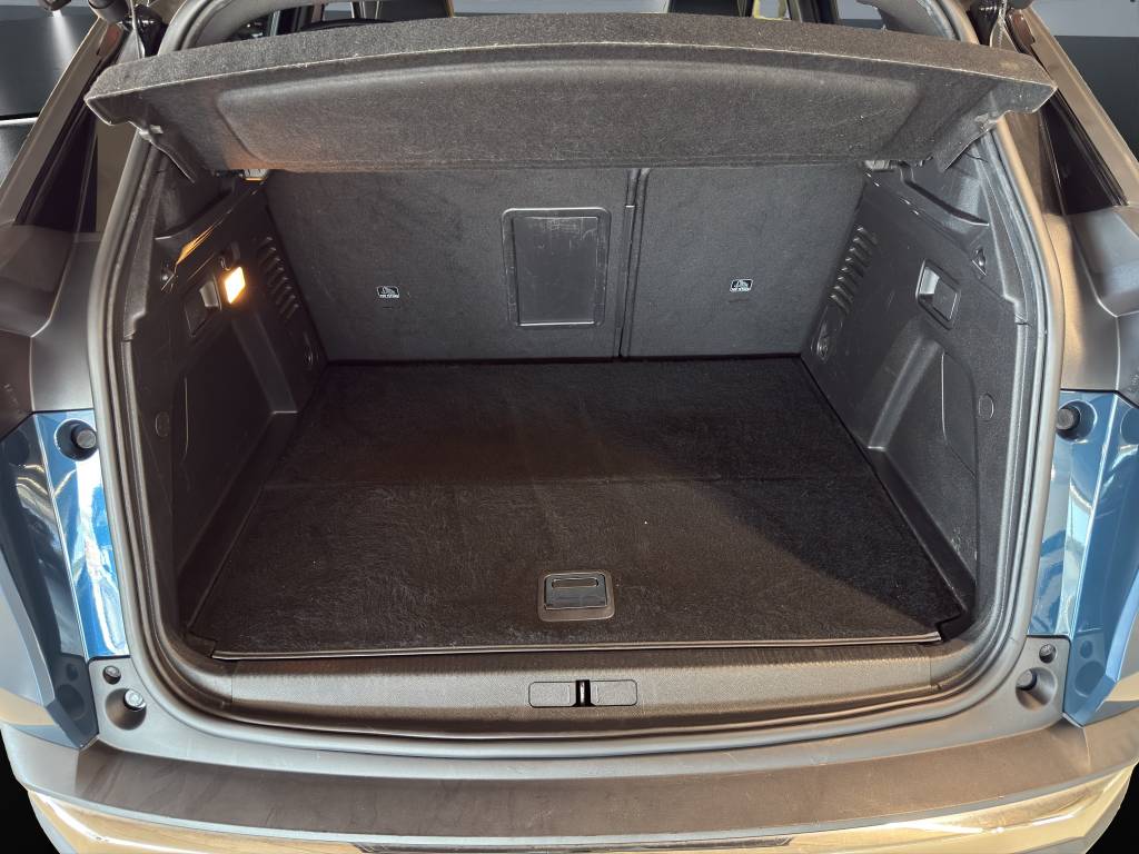 PEUGEOT 3008 300e Hybrid4 GT EAT8-image-11