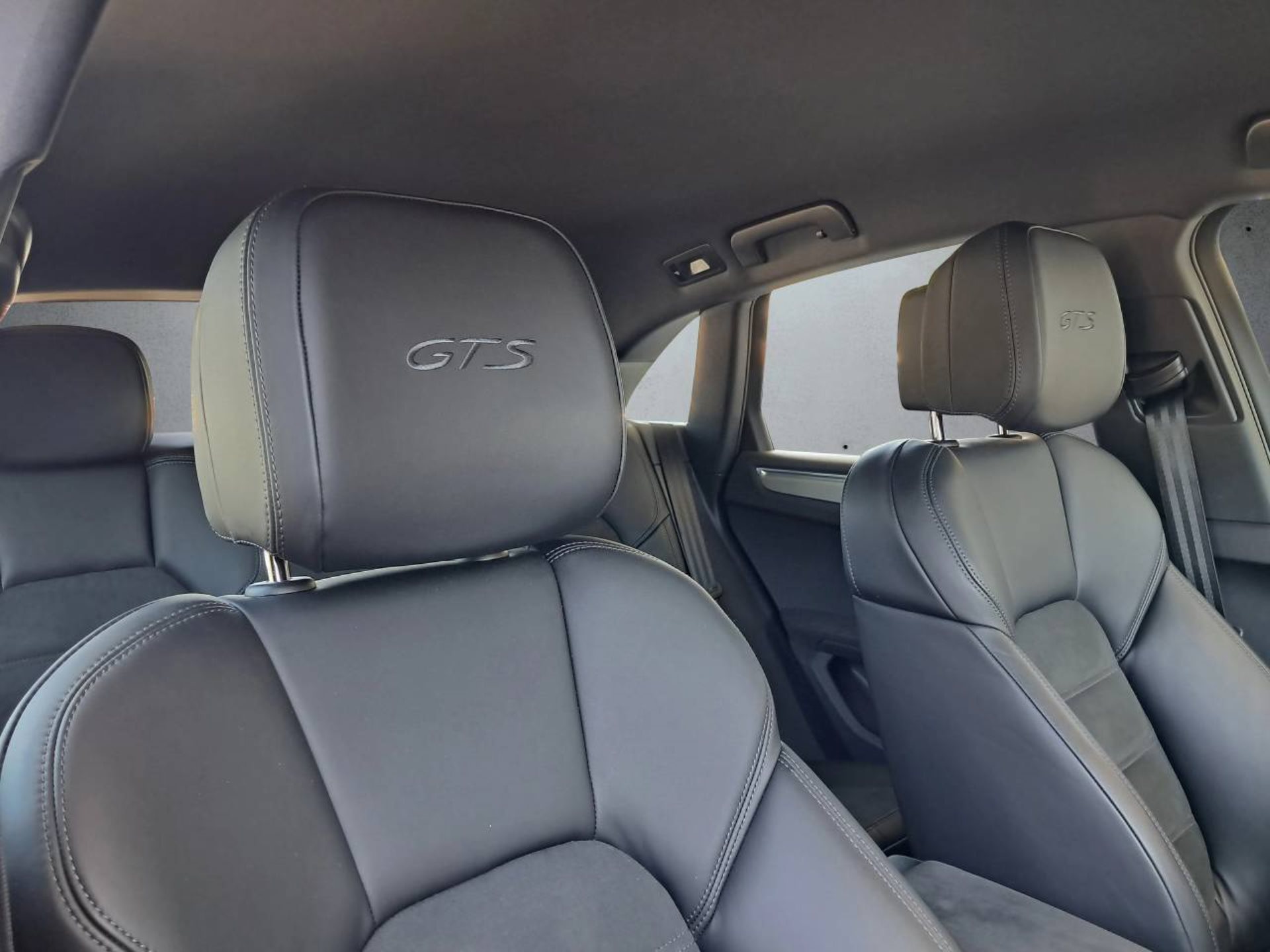 PORSCHE Macan GTS (MY24)-image-27