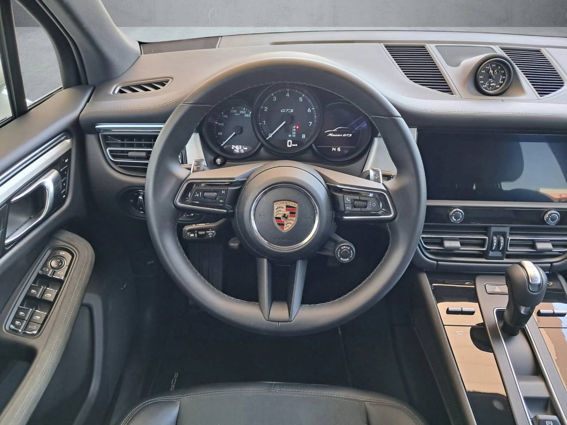 PORSCHE Macan GTS (MY24)-image-12