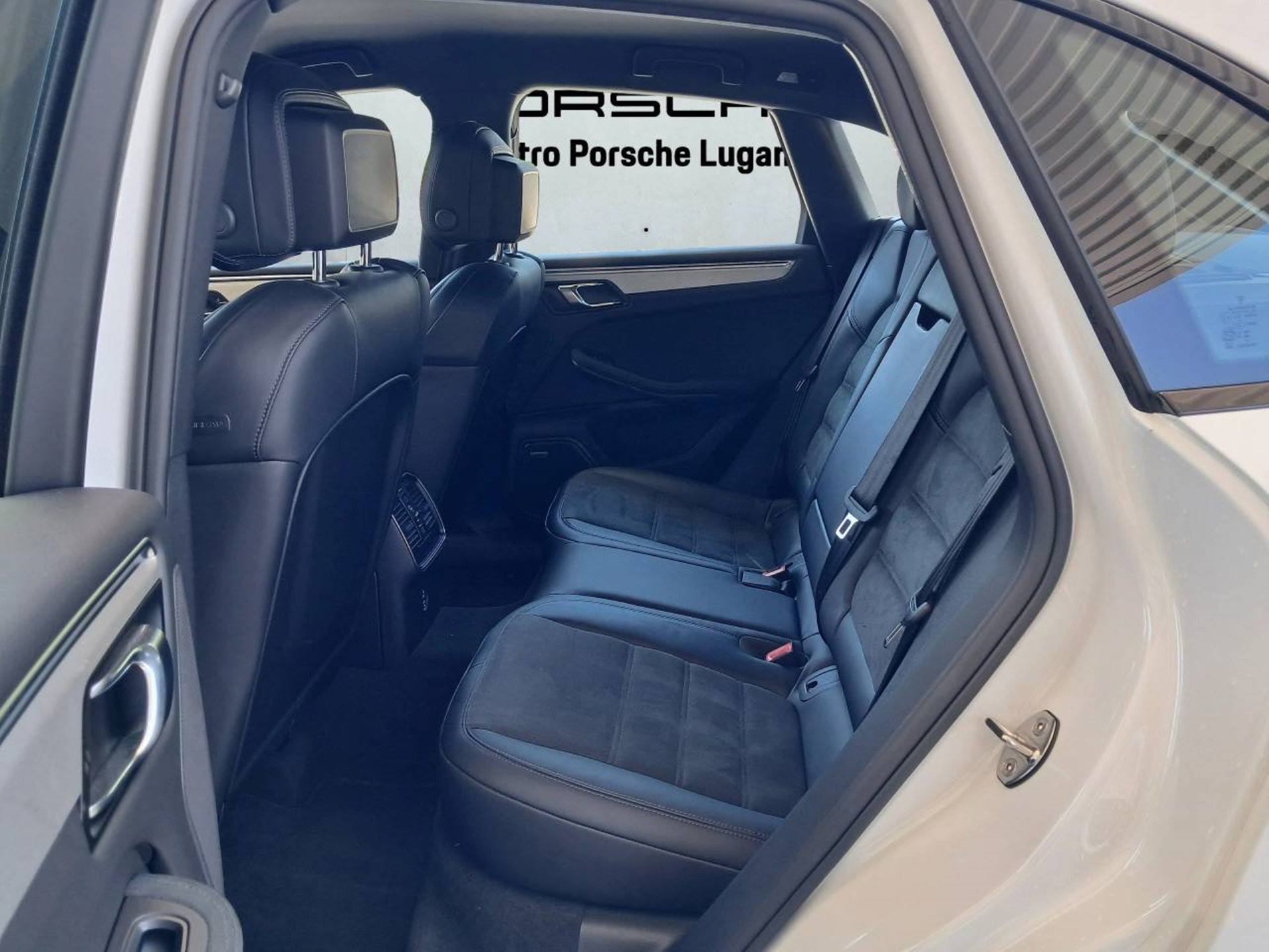 PORSCHE Macan GTS (MY24)-image-16
