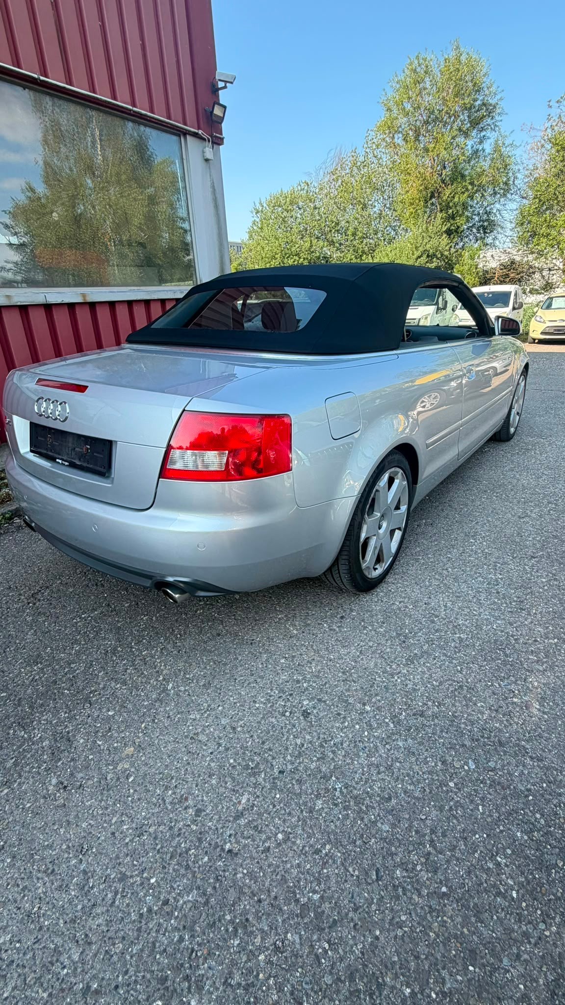 AUDI S4 Cabriolet 4.2 V8 quattro-image-4