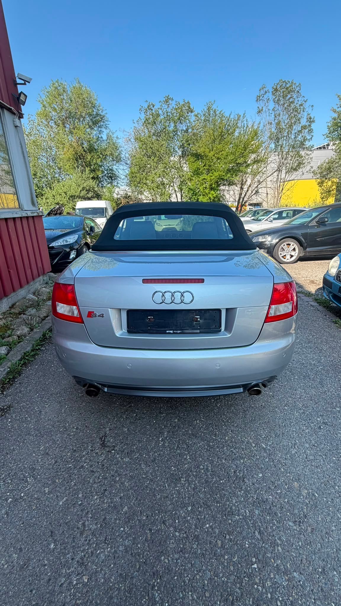 AUDI S4 Cabriolet 4.2 V8 quattro-image-3