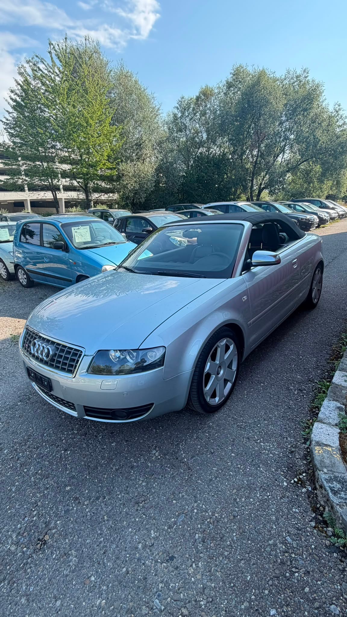 AUDI S4 Cabriolet 4.2 V8 quattro-image-1