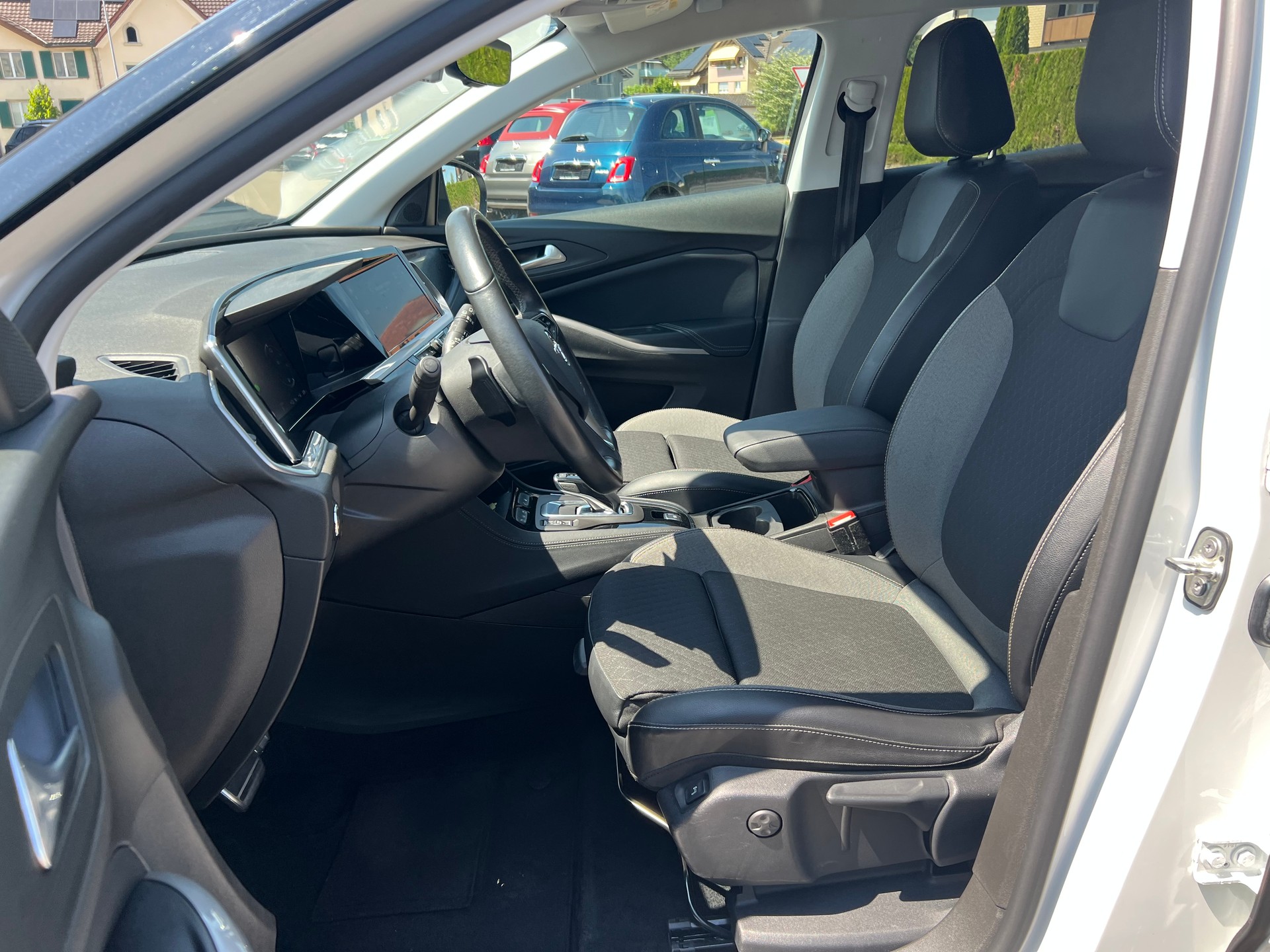 OPEL Grandland 1.6 Hybrid GS Line Automatik-image-19