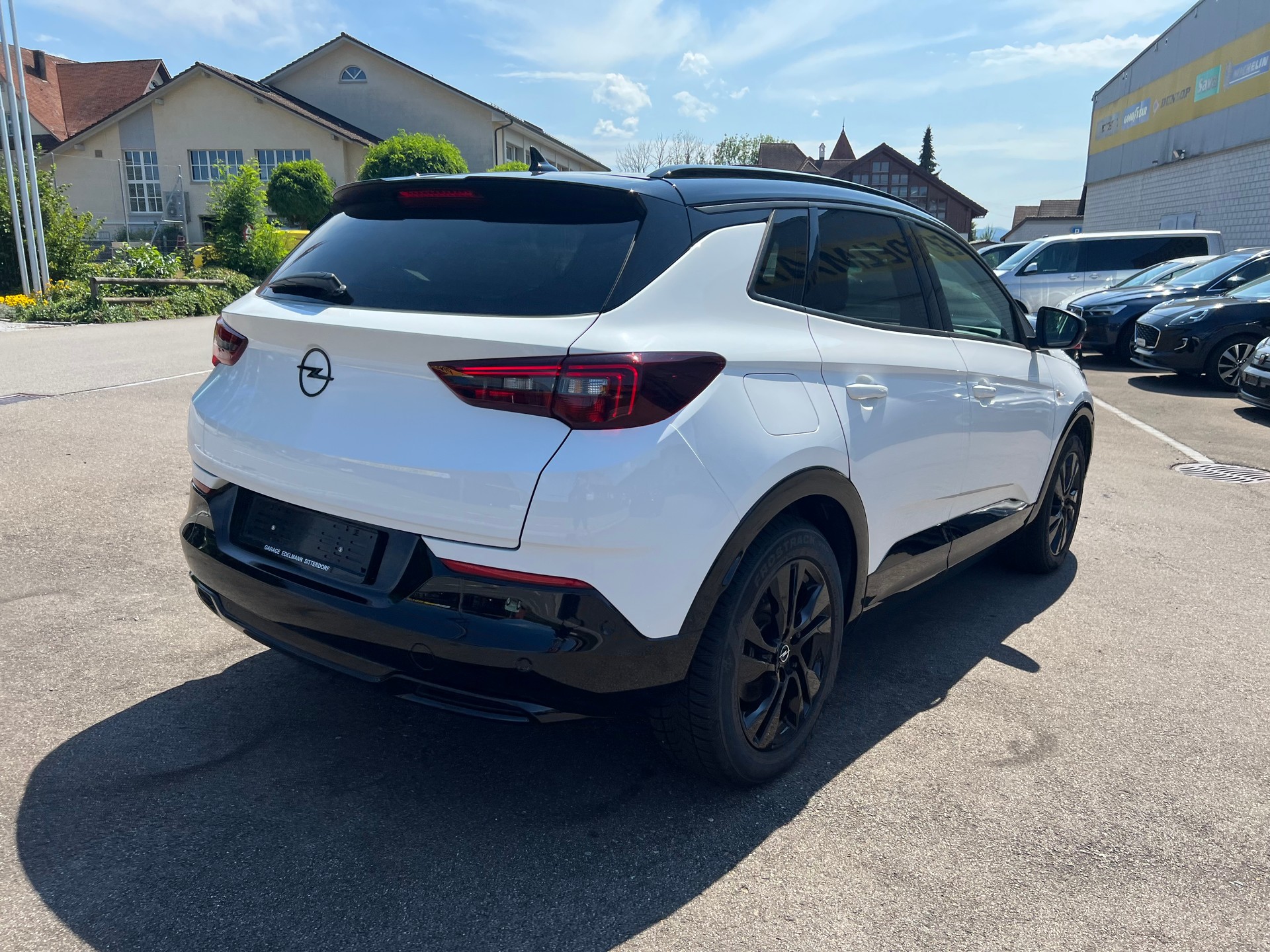 OPEL Grandland 1.6 Hybrid GS Line Automatik-image-11