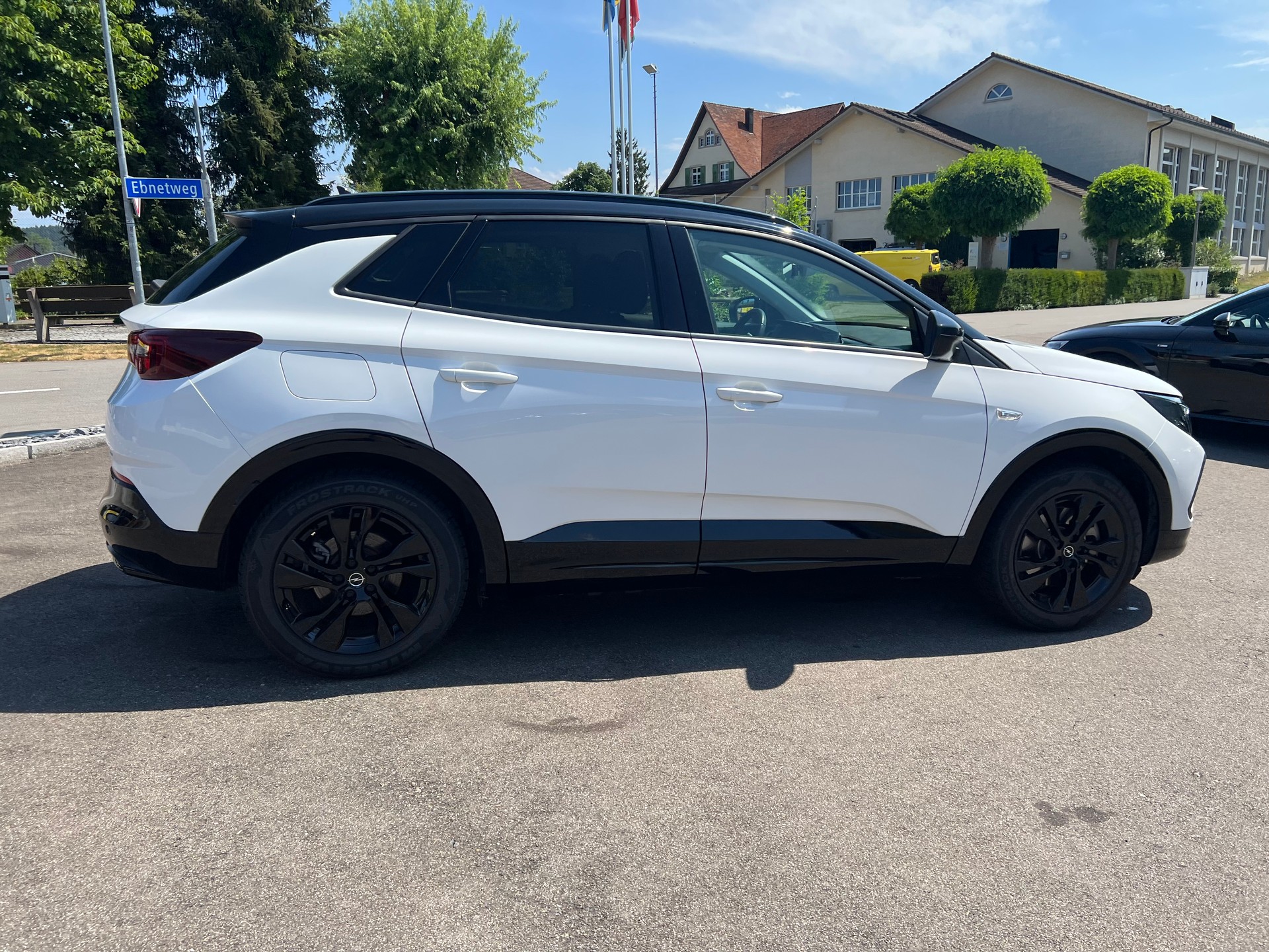 OPEL Grandland 1.6 Hybrid GS Line Automatik-image-9