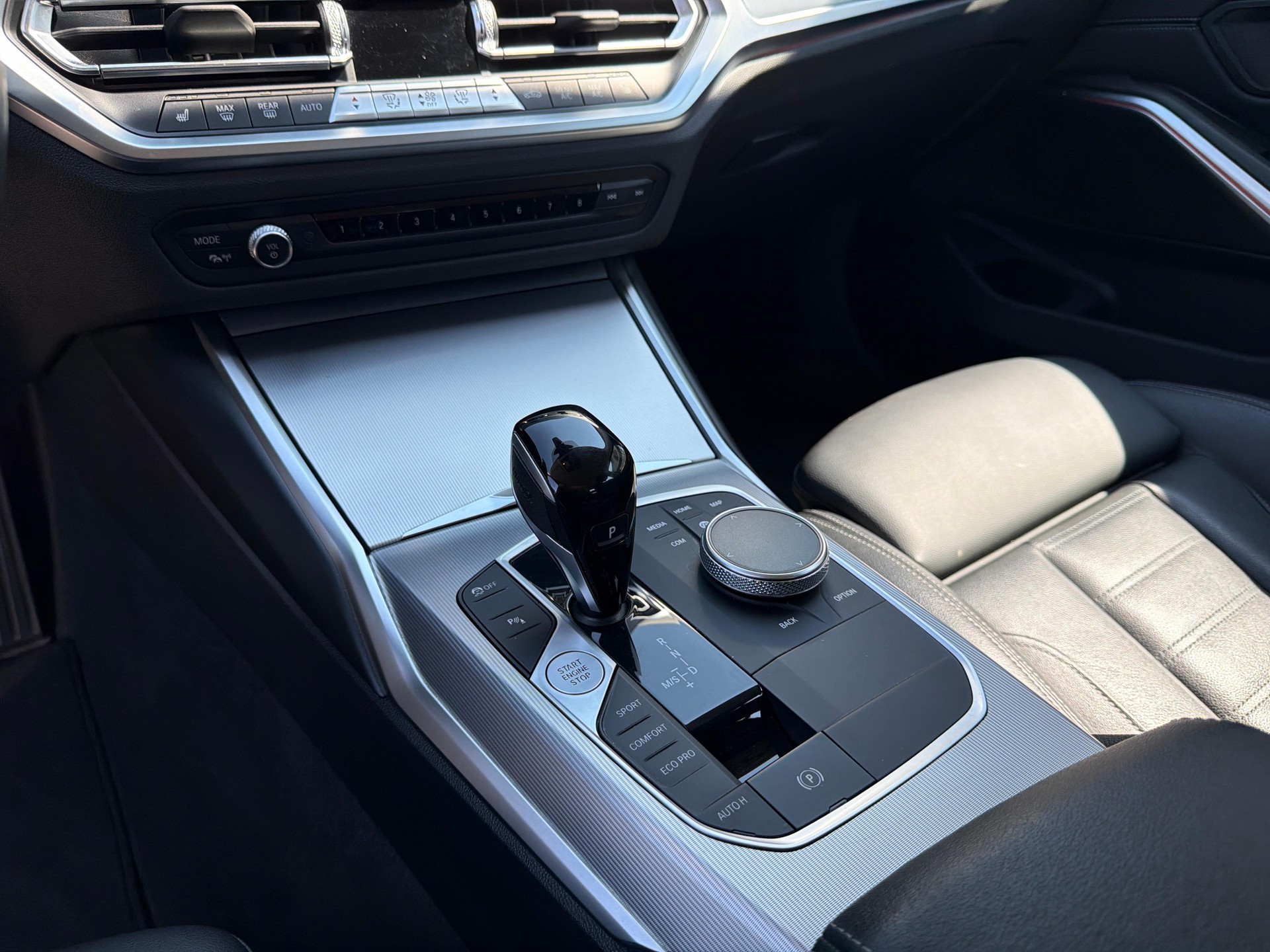 BMW 320d xDrive SAG-image-16