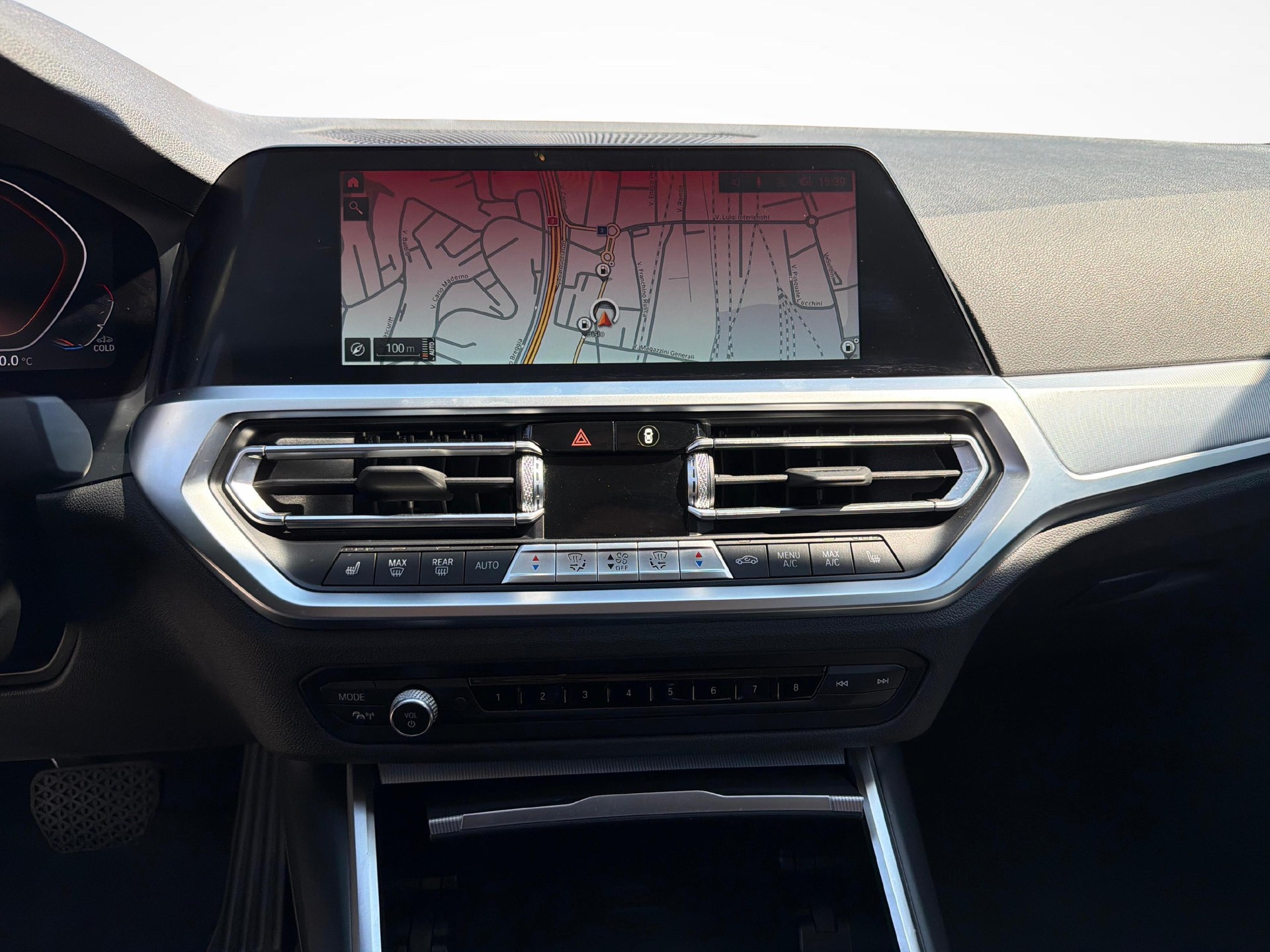 BMW 320d xDrive SAG-image-15