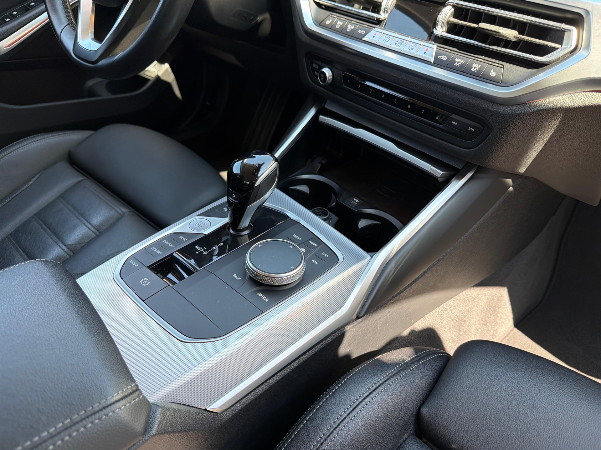 BMW 320d xDrive SAG-image-17