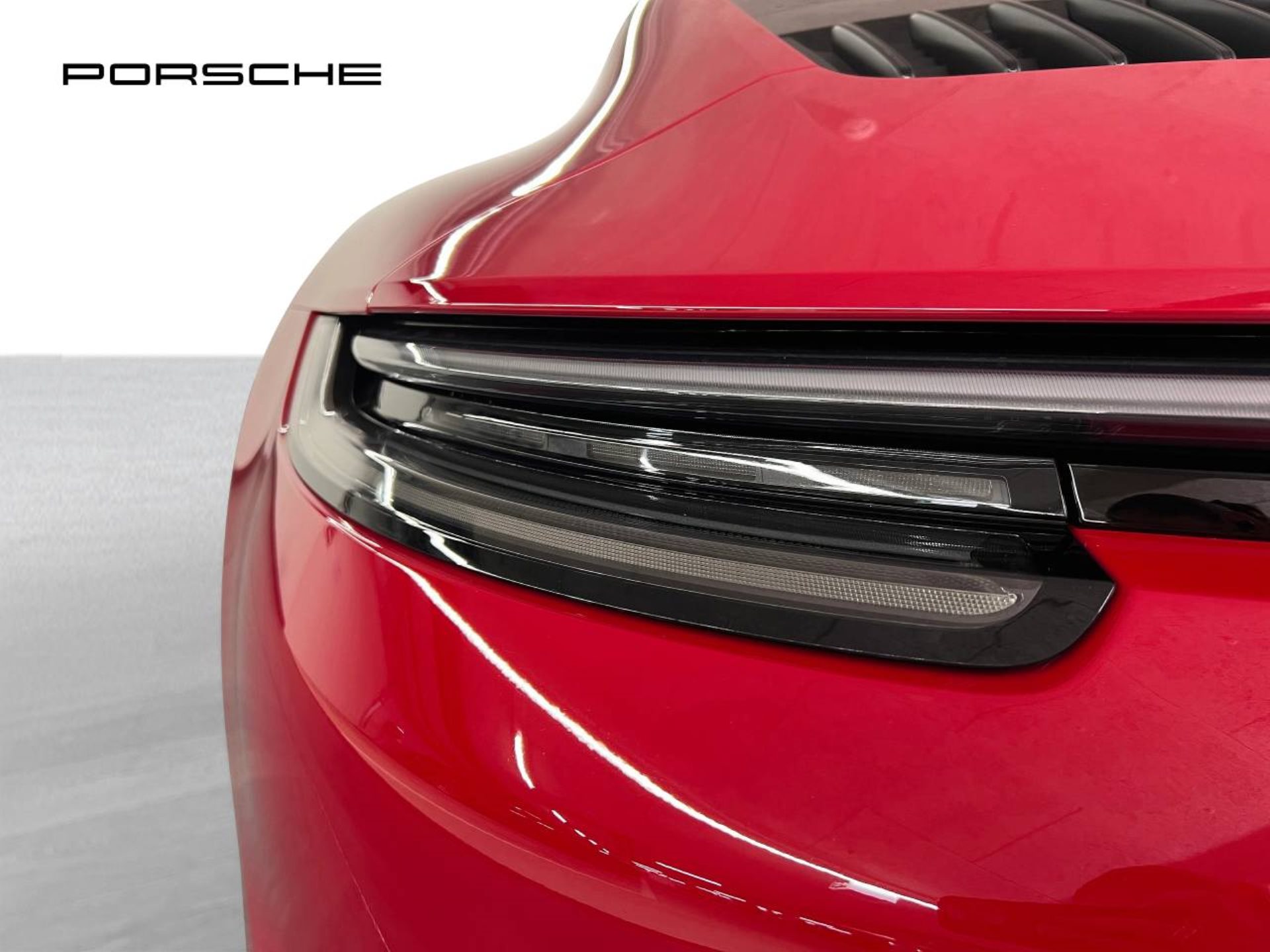 PORSCHE 911 Carrera 4 GTS-image-12