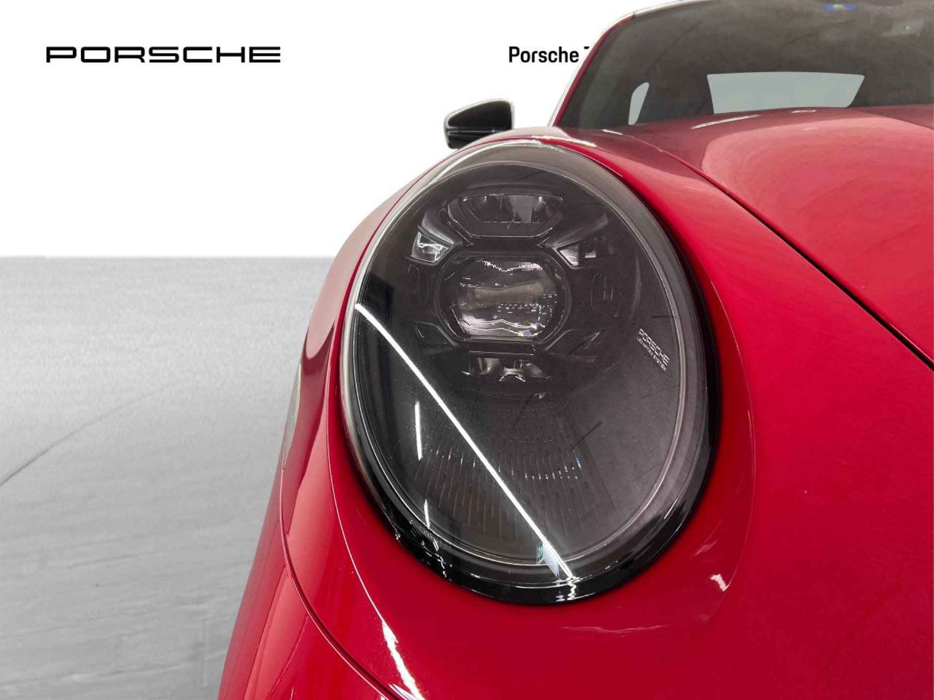 PORSCHE 911 Carrera 4 GTS-image-11