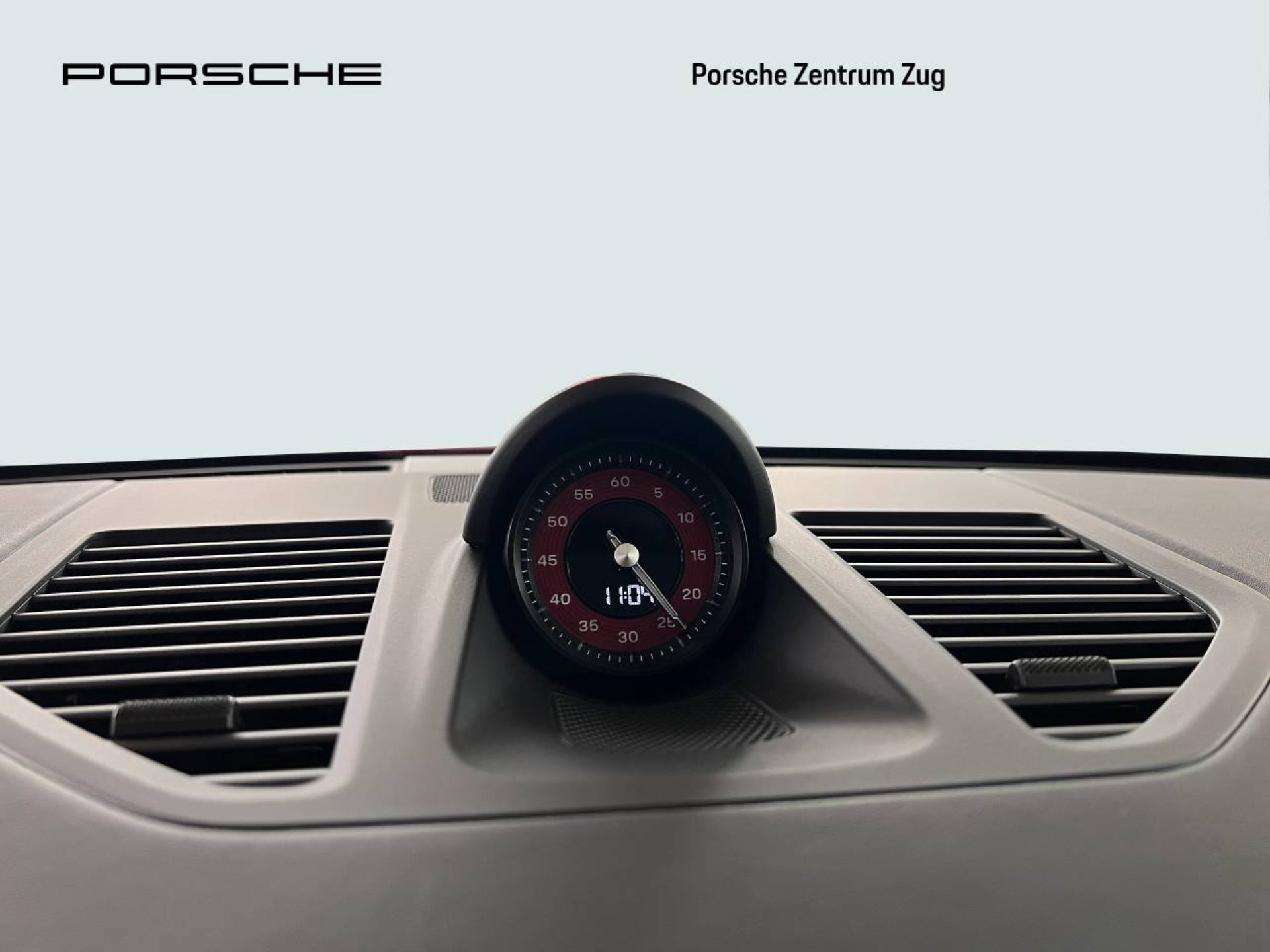 PORSCHE 911 Carrera 4 GTS-image-26