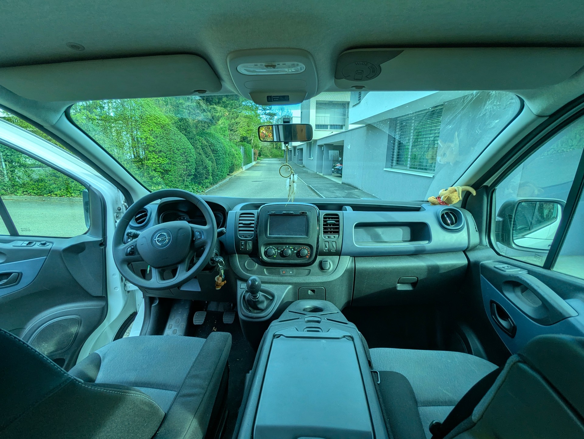 OPEL VIVARO-image-10