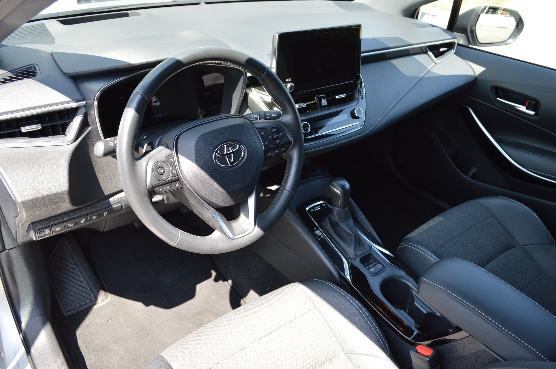 TOYOTA Corolla 2.0 HSD Trend e-CVT-image-10
