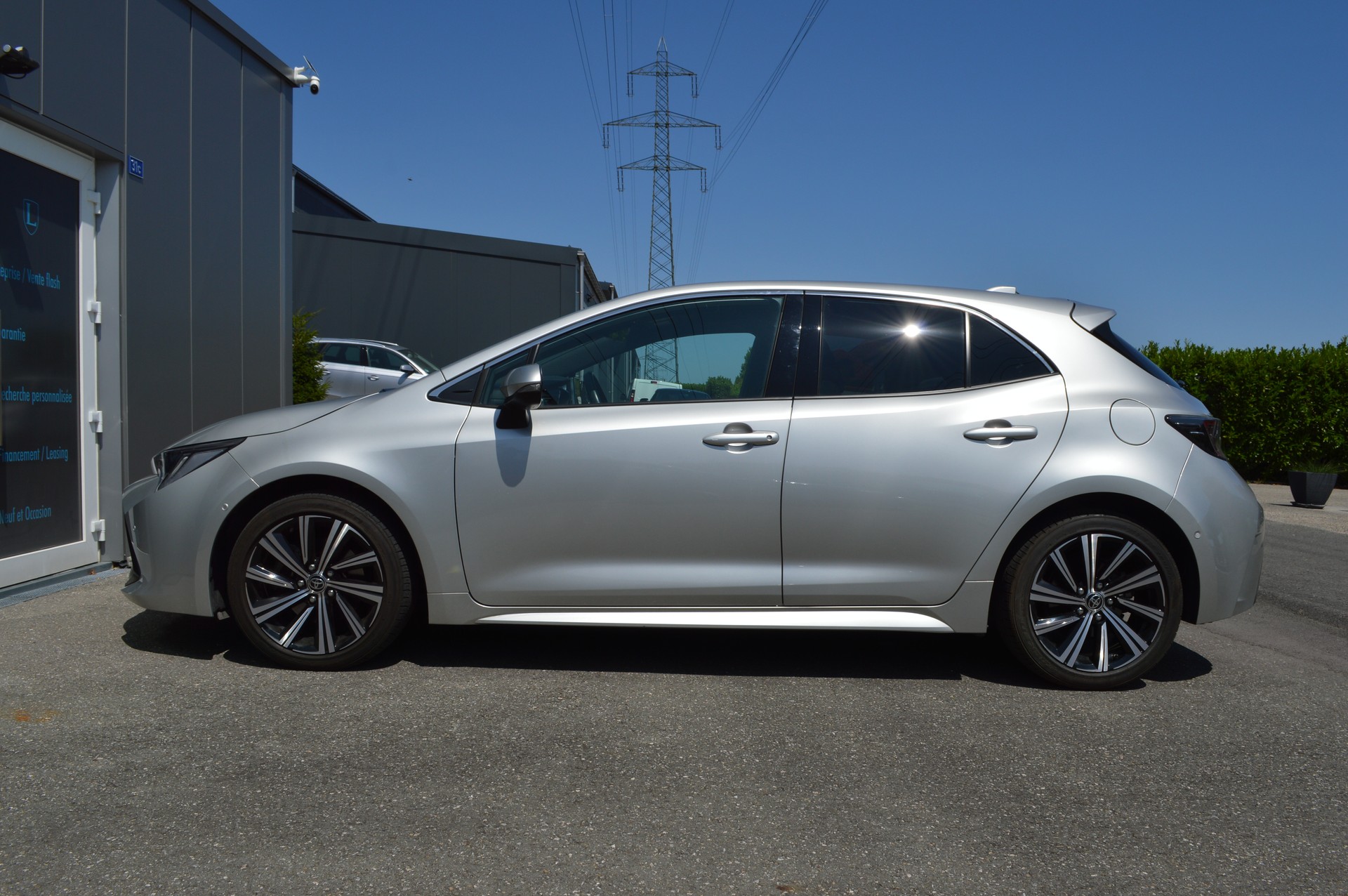 TOYOTA Corolla 2.0 HSD Trend e-CVT-image-8