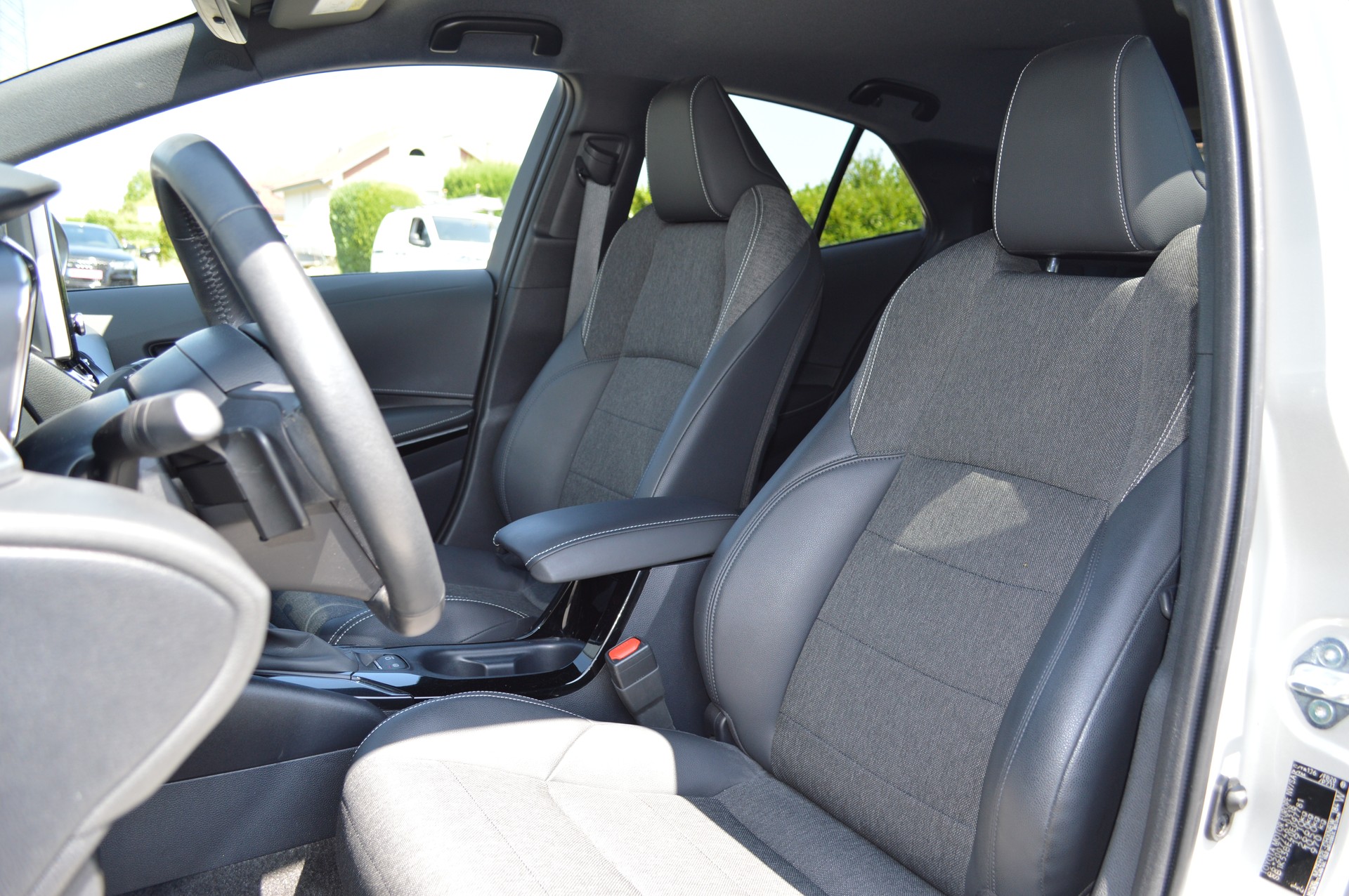 TOYOTA Corolla 2.0 HSD Trend e-CVT-image-11