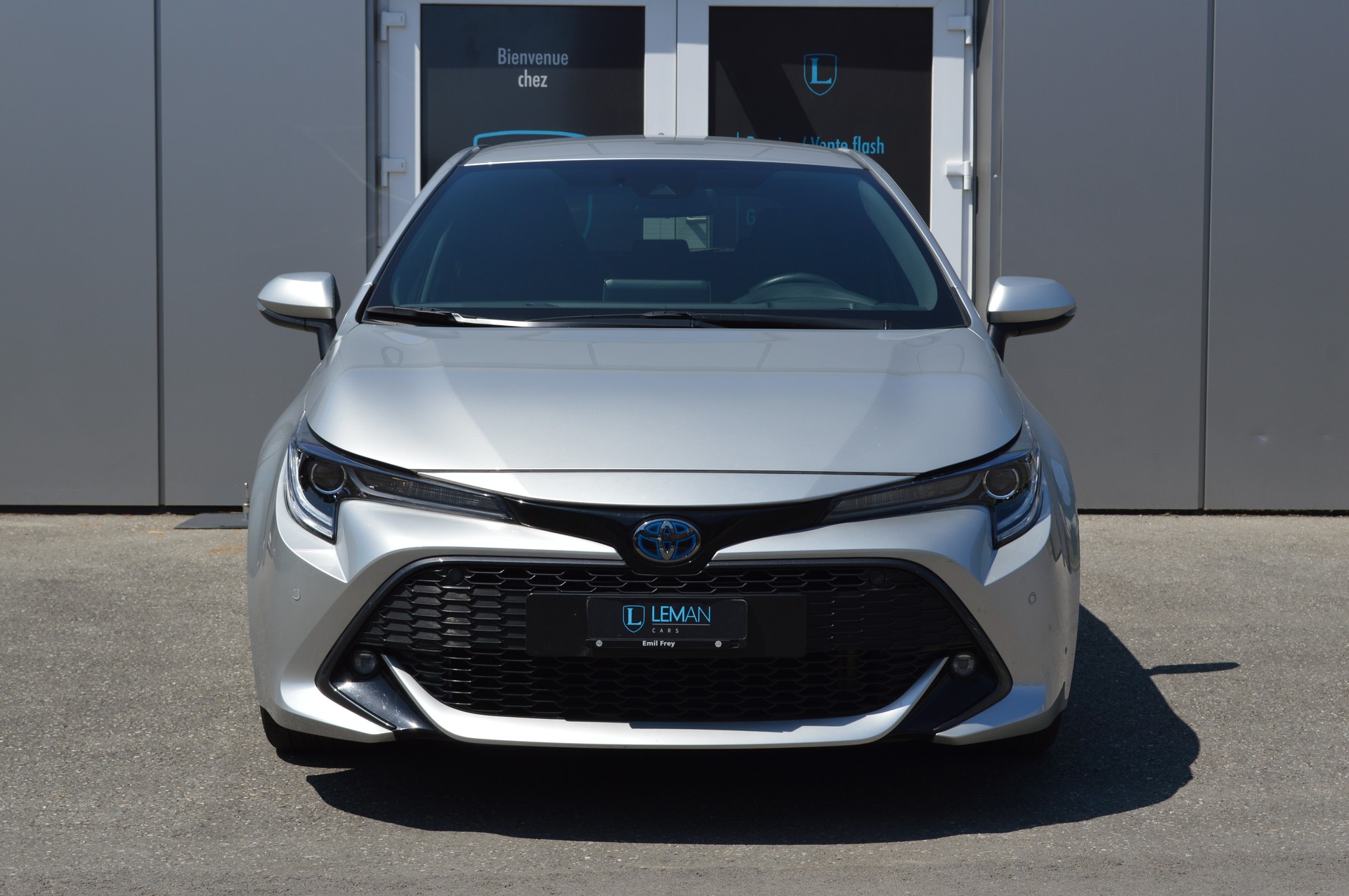 TOYOTA Corolla 2.0 HSD Trend e-CVT-showroom-element-1