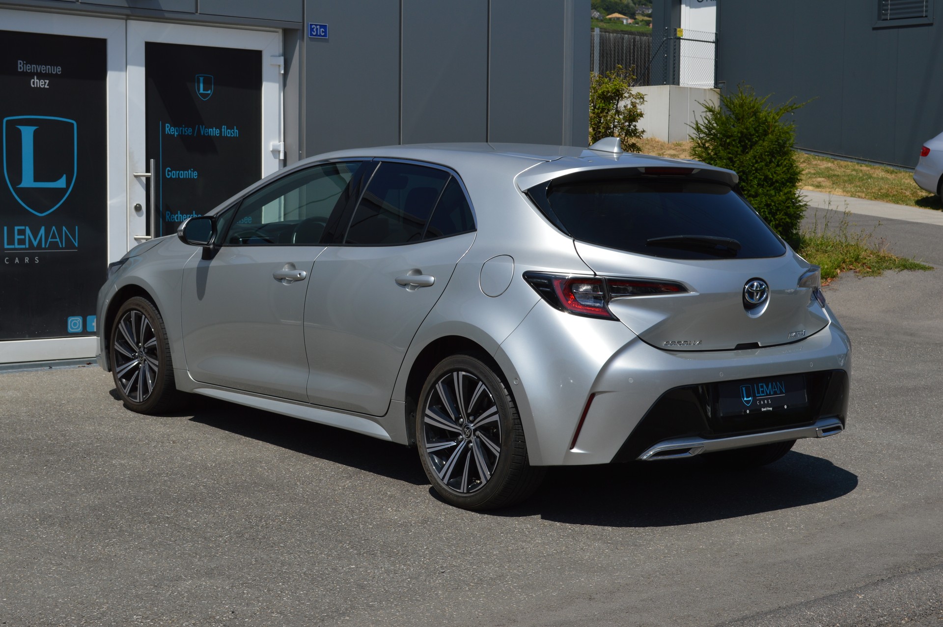 TOYOTA Corolla 2.0 HSD Trend e-CVT-image-7