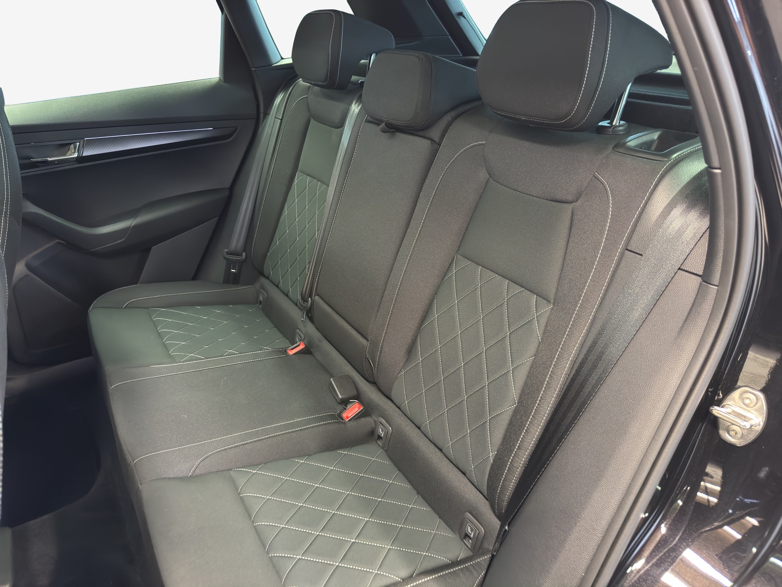 SKODA Karoq 1.5 TSI SportLine DSG-image-11
